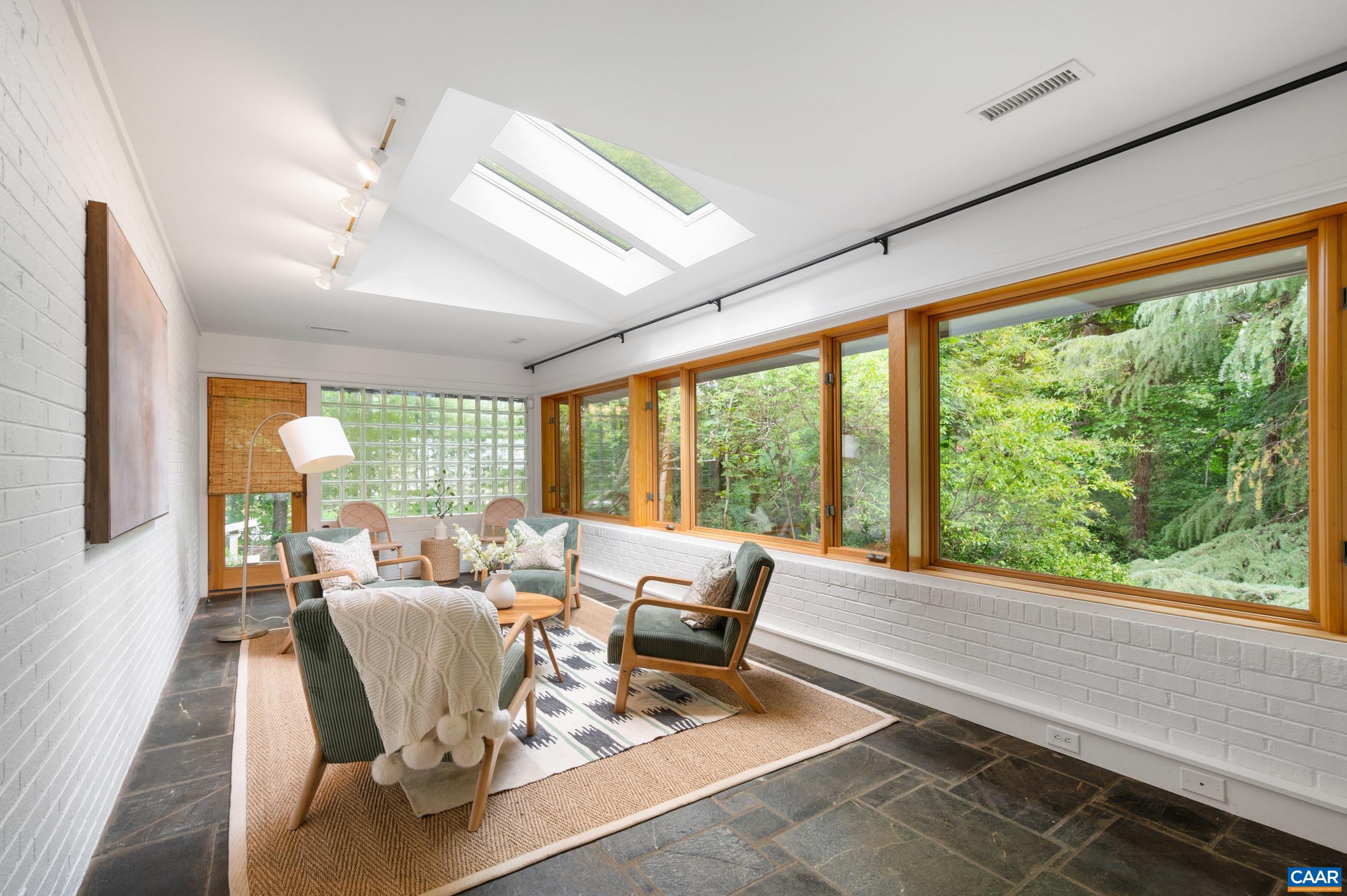 1933 BLUE RIDGE RD