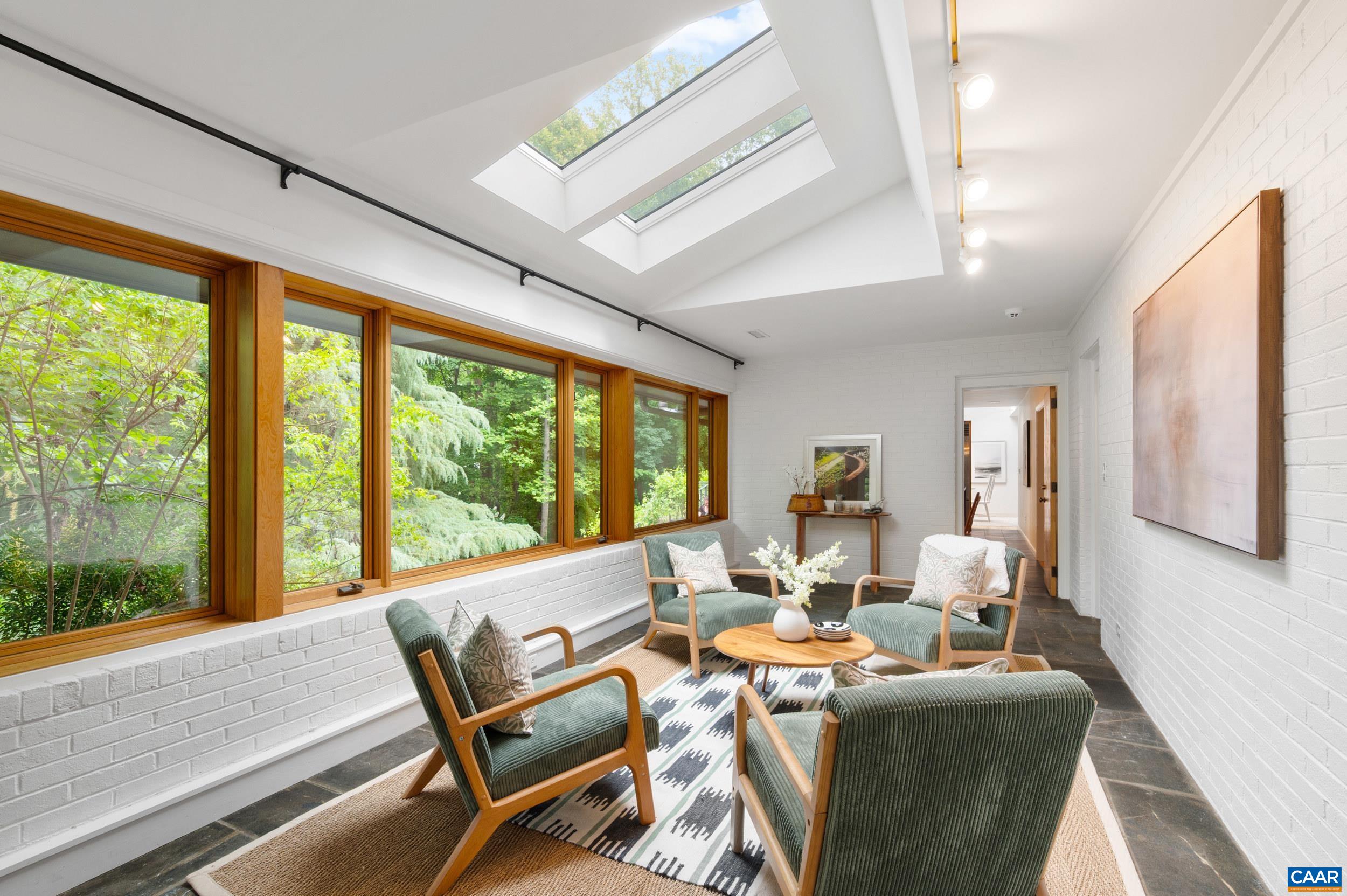 1933 BLUE RIDGE RD