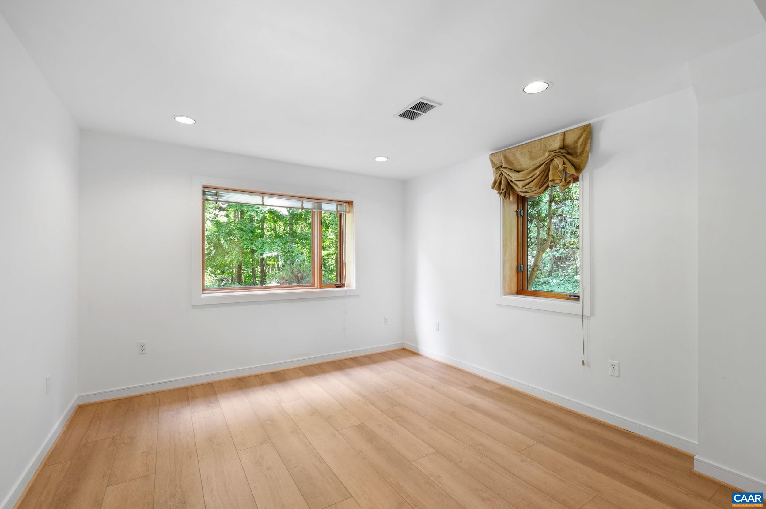 1933 BLUE RIDGE RD
