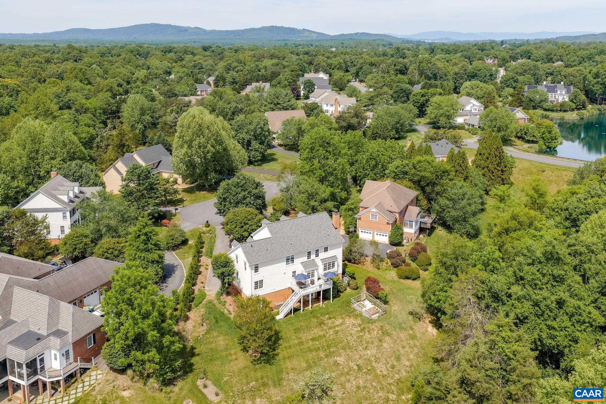3664 PERTHSHIRE CT