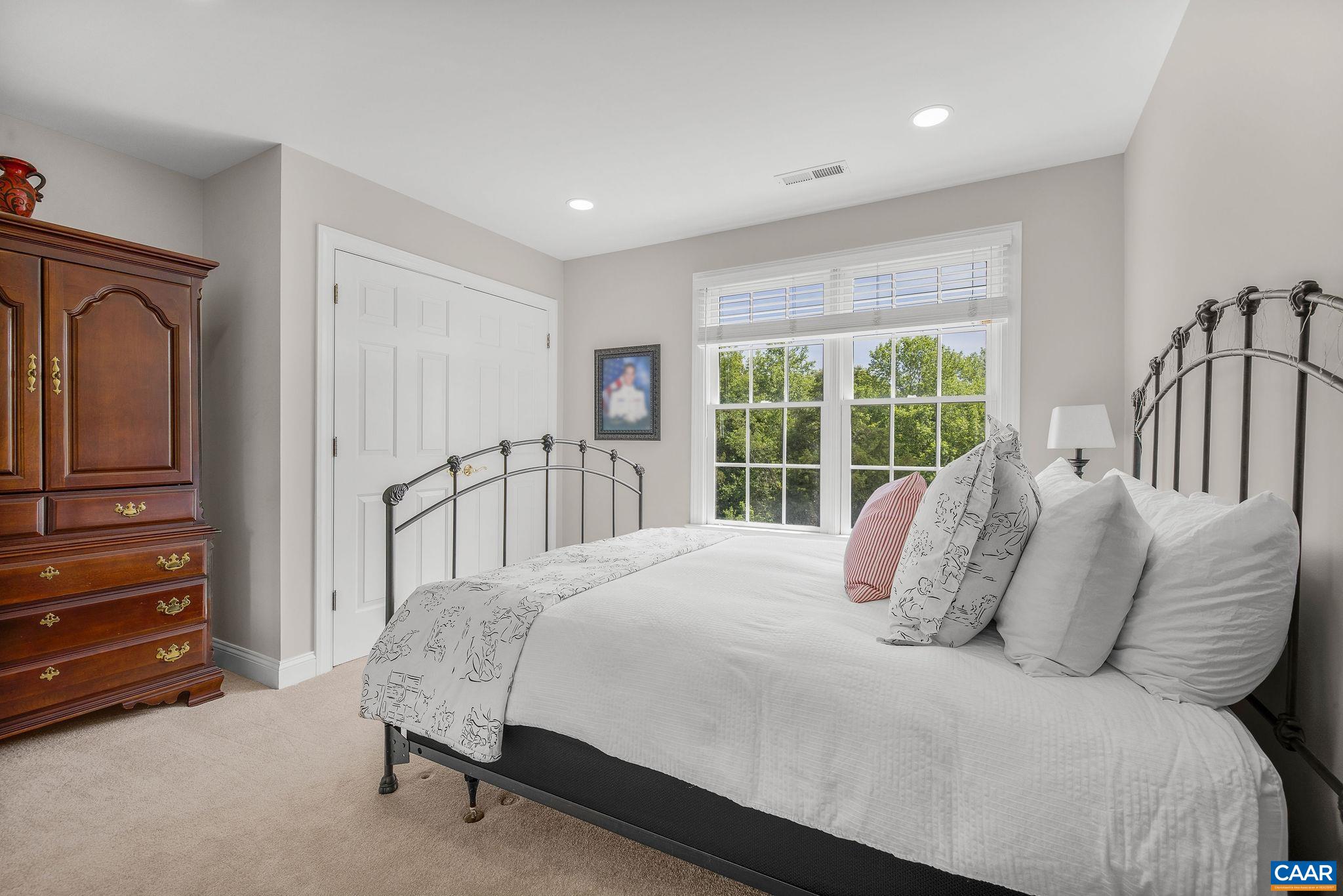3664 PERTHSHIRE CT