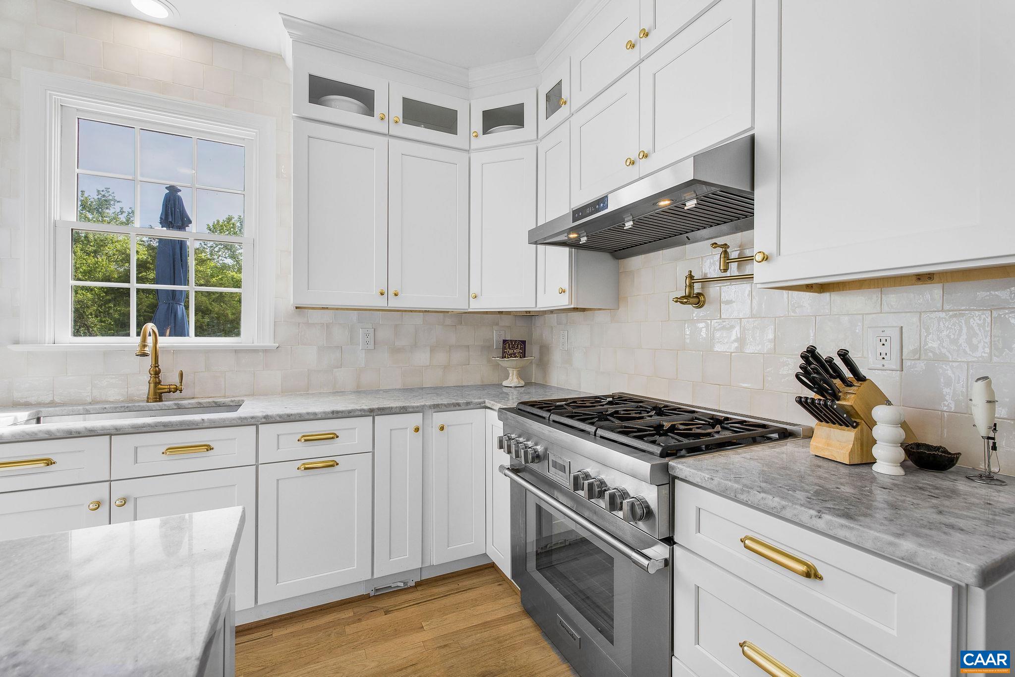 3664 PERTHSHIRE CT