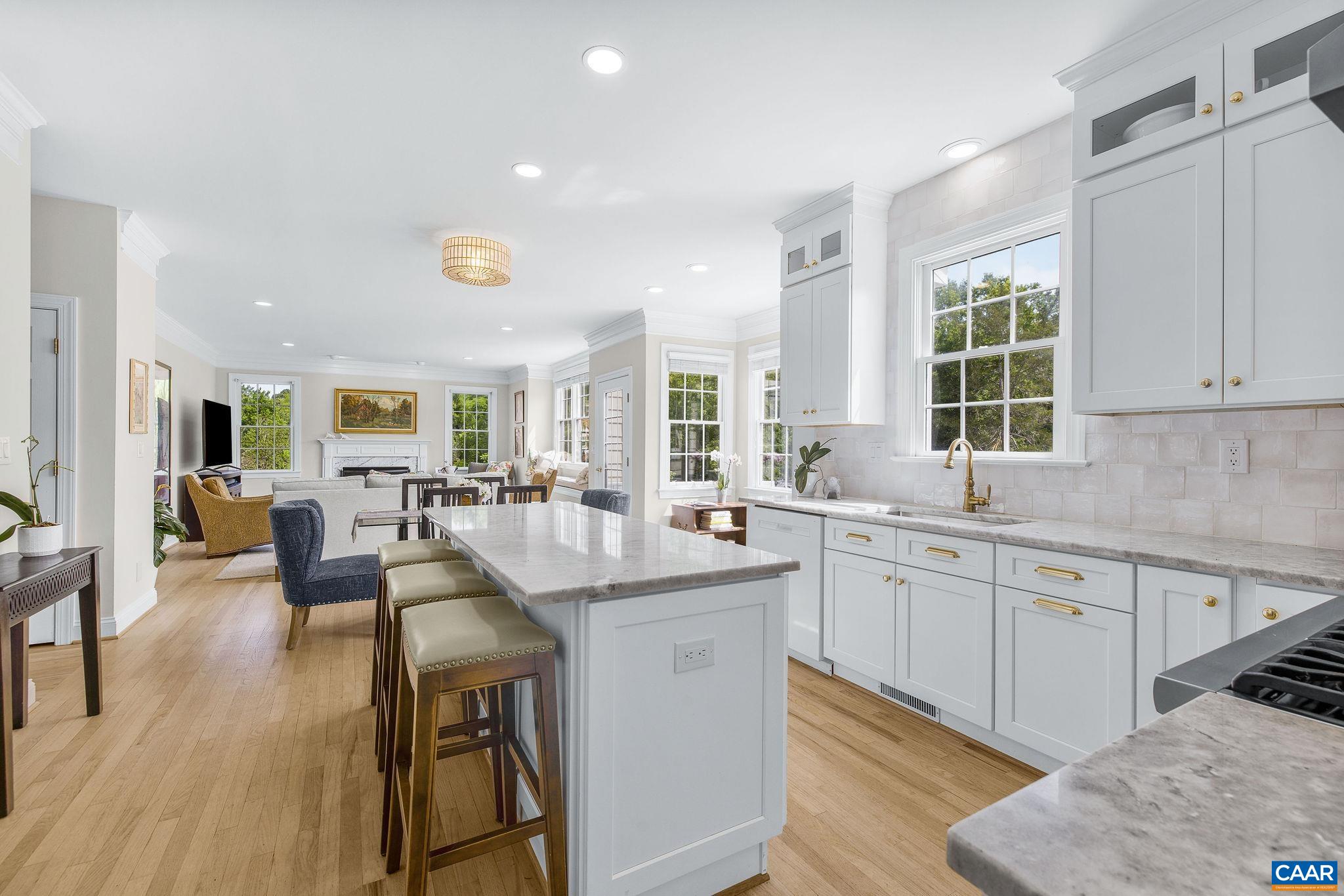 3664 PERTHSHIRE CT