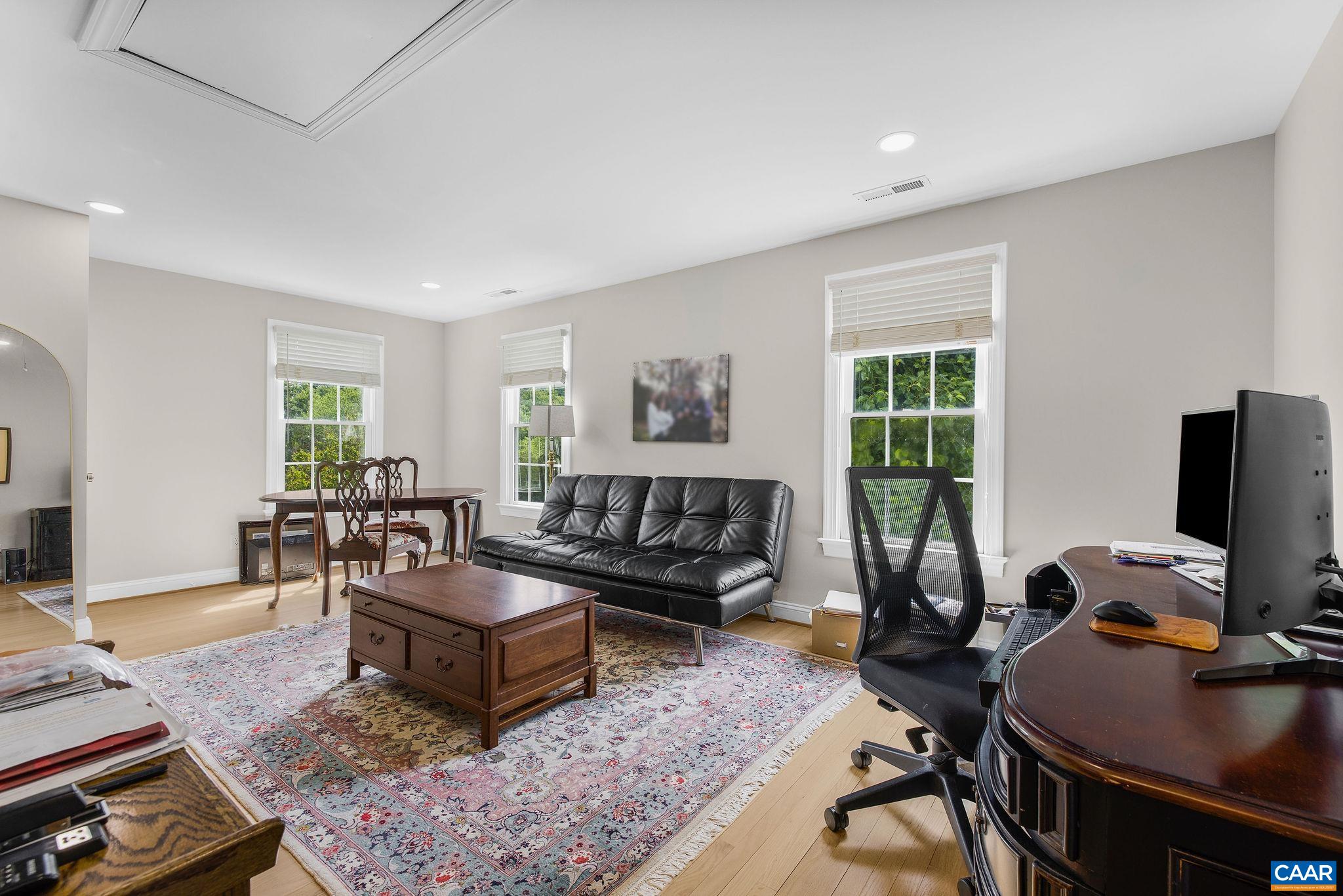 3664 PERTHSHIRE CT