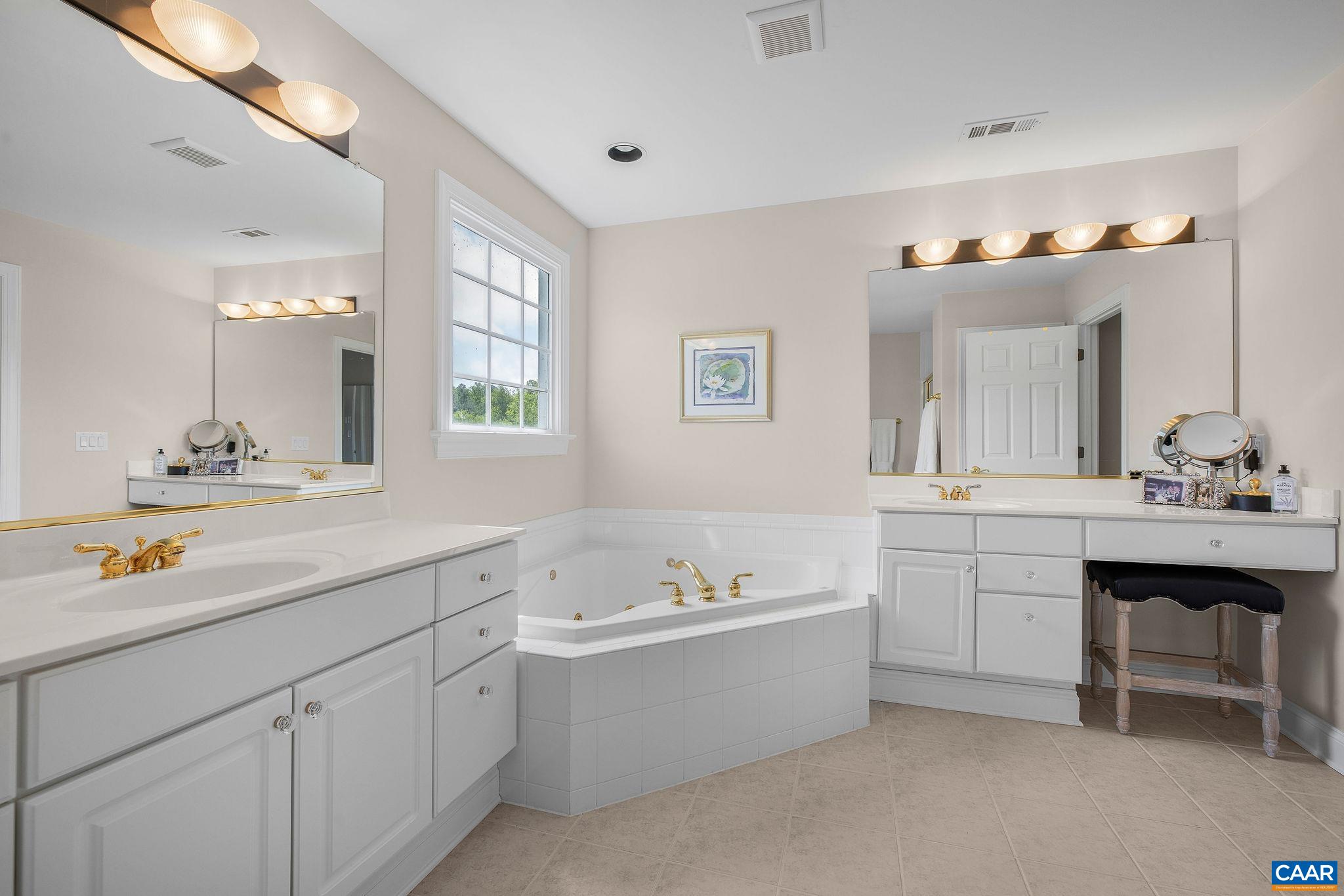 3664 PERTHSHIRE CT