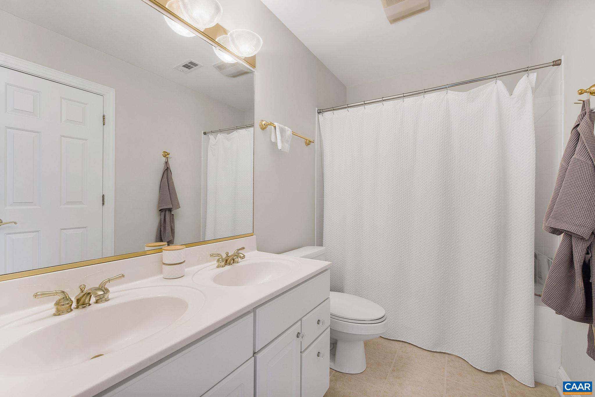 3664 PERTHSHIRE CT