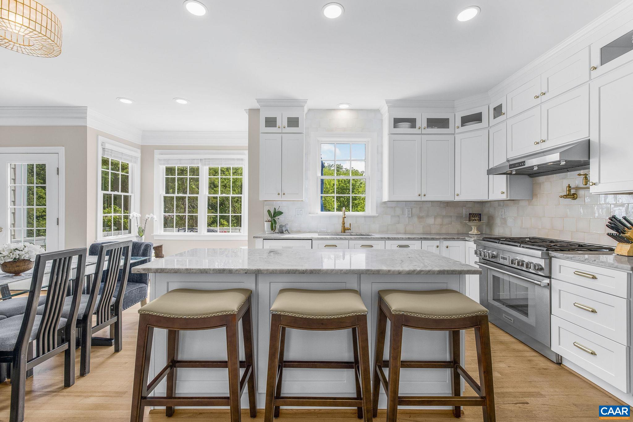 3664 PERTHSHIRE CT