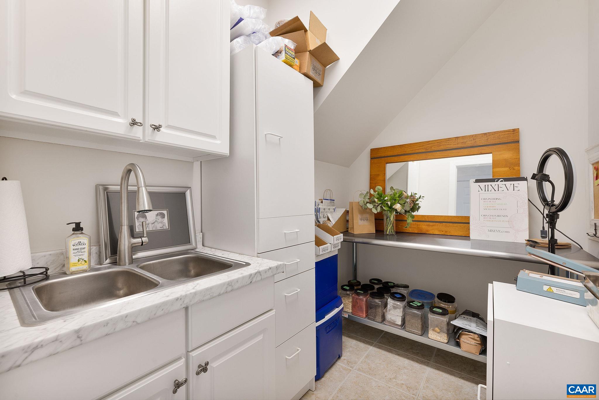 3664 PERTHSHIRE CT