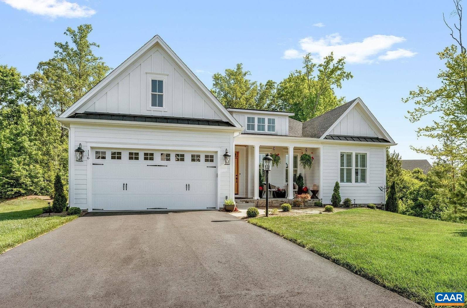 116 APPLEWOOD DR