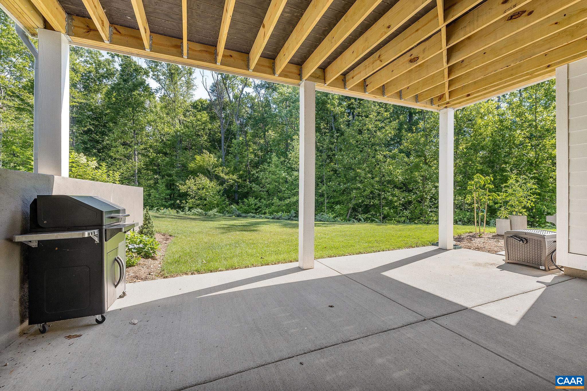 116 APPLEWOOD DR