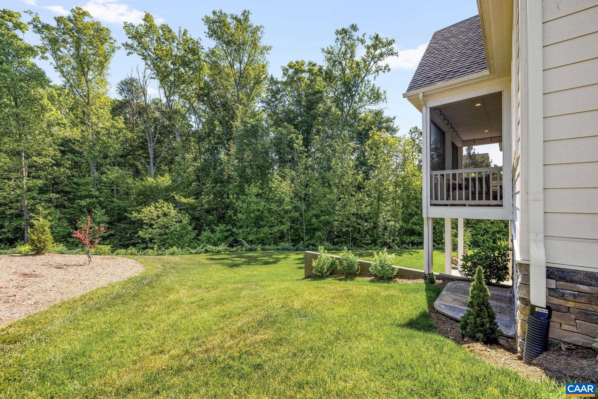 116 APPLEWOOD DR