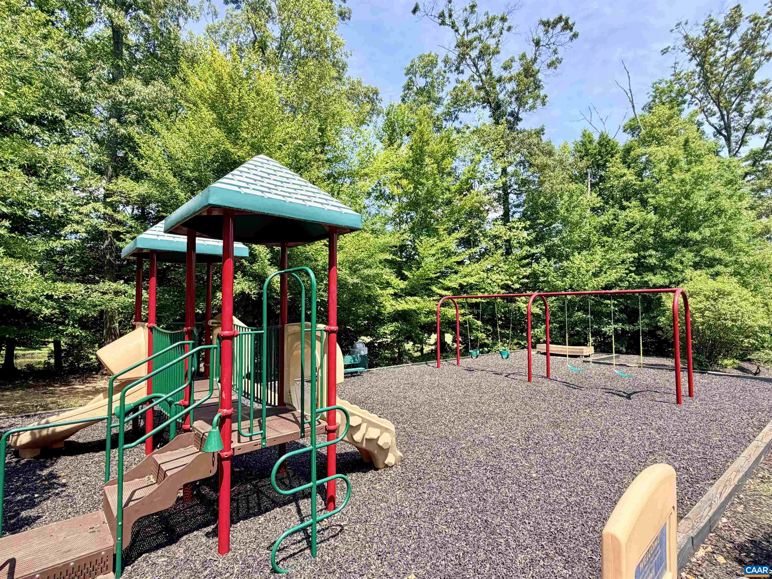 116 APPLEWOOD DR