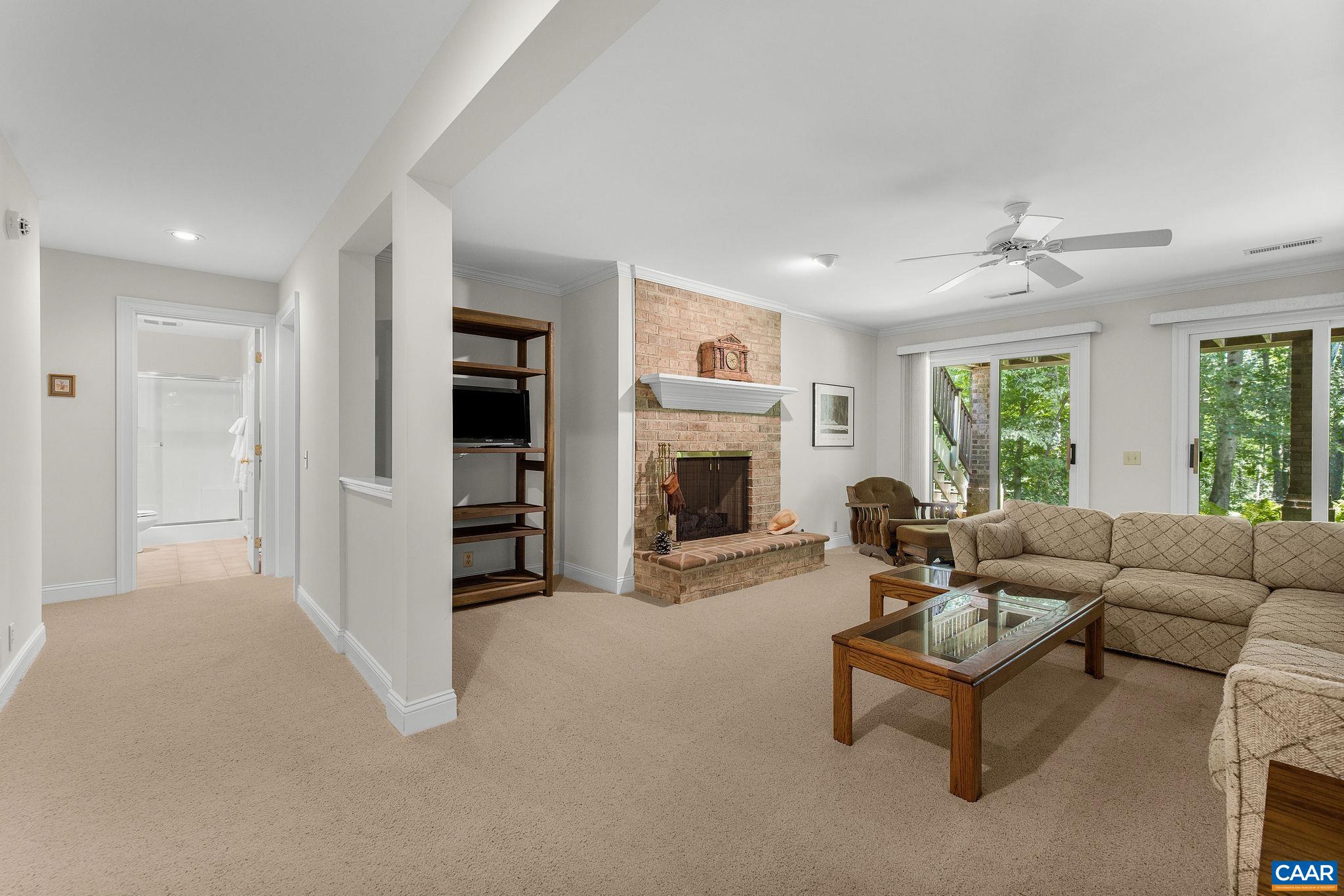 3059 HYDE PARK PL