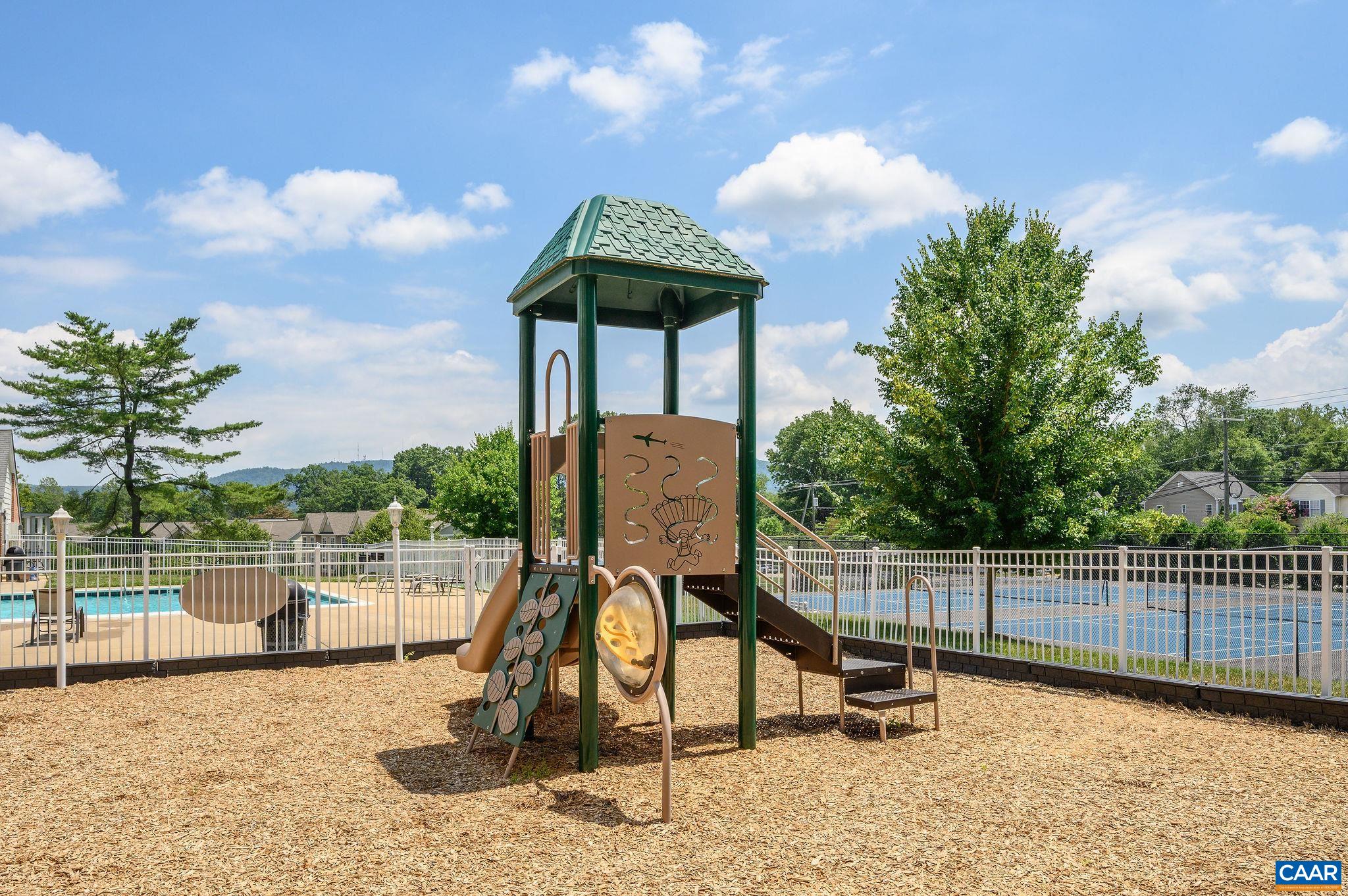 1211 VILLA LN Unit: E