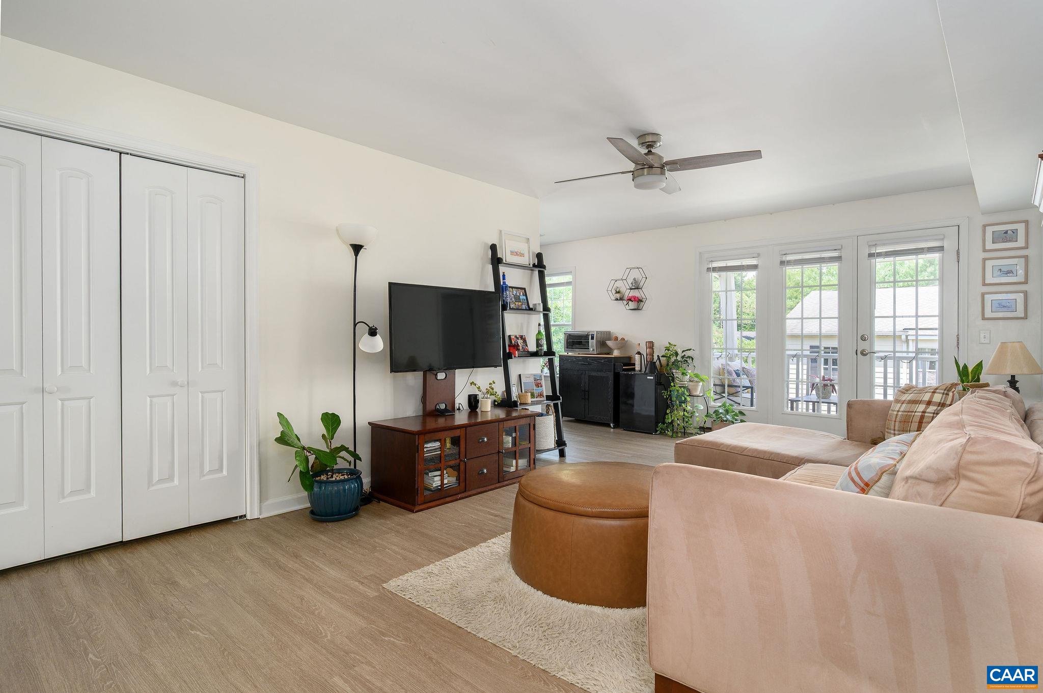 1211 VILLA LN Unit: E
