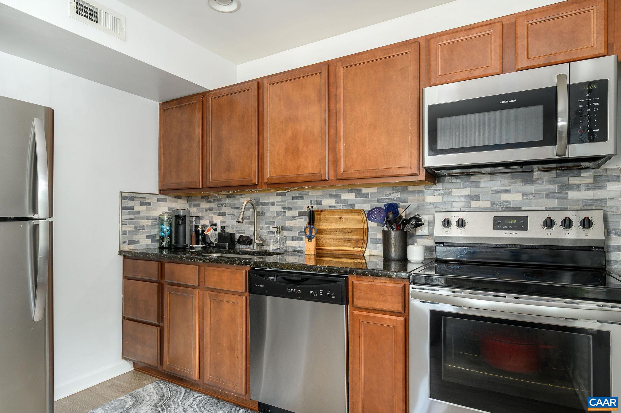 1211 VILLA LN Unit: E