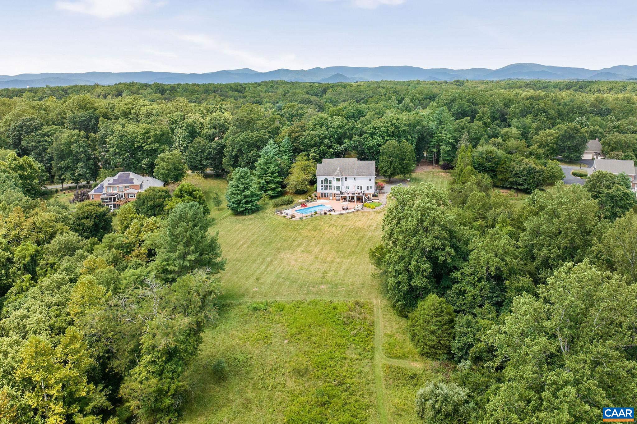4110 REDWOOD LN