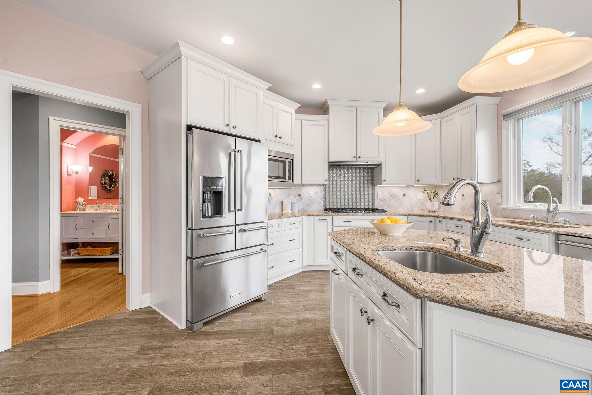 4110 REDWOOD LN