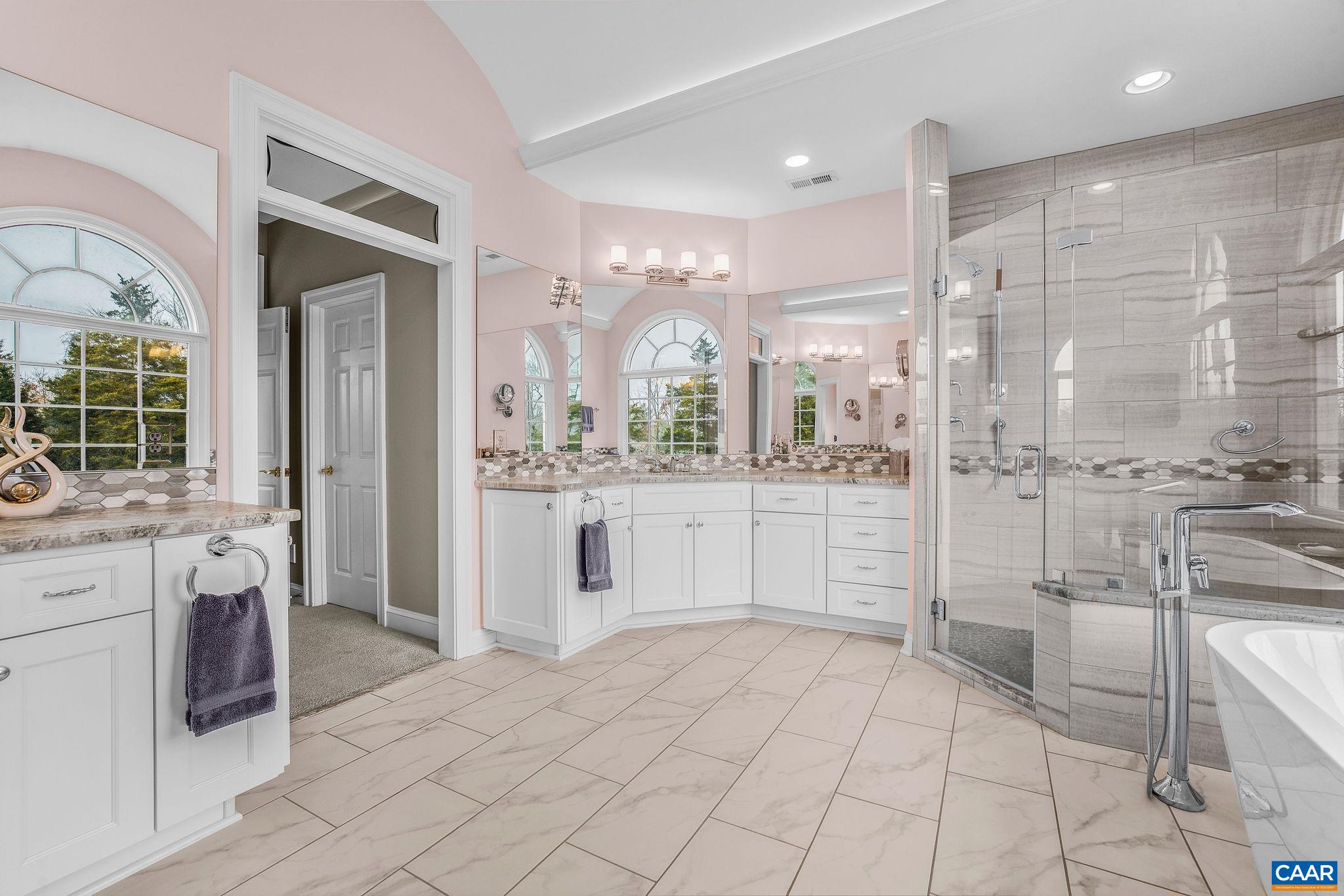4110 REDWOOD LN