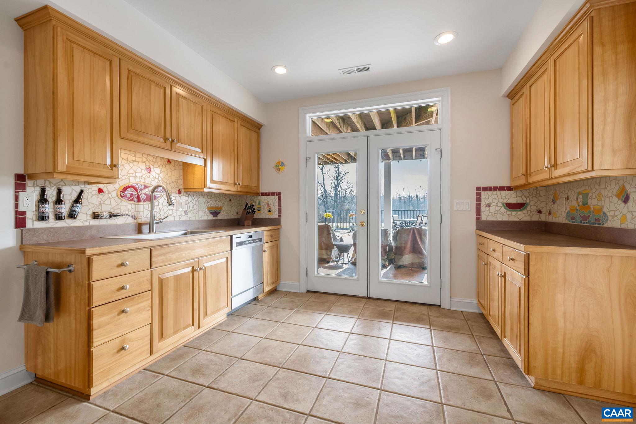 4110 REDWOOD LN