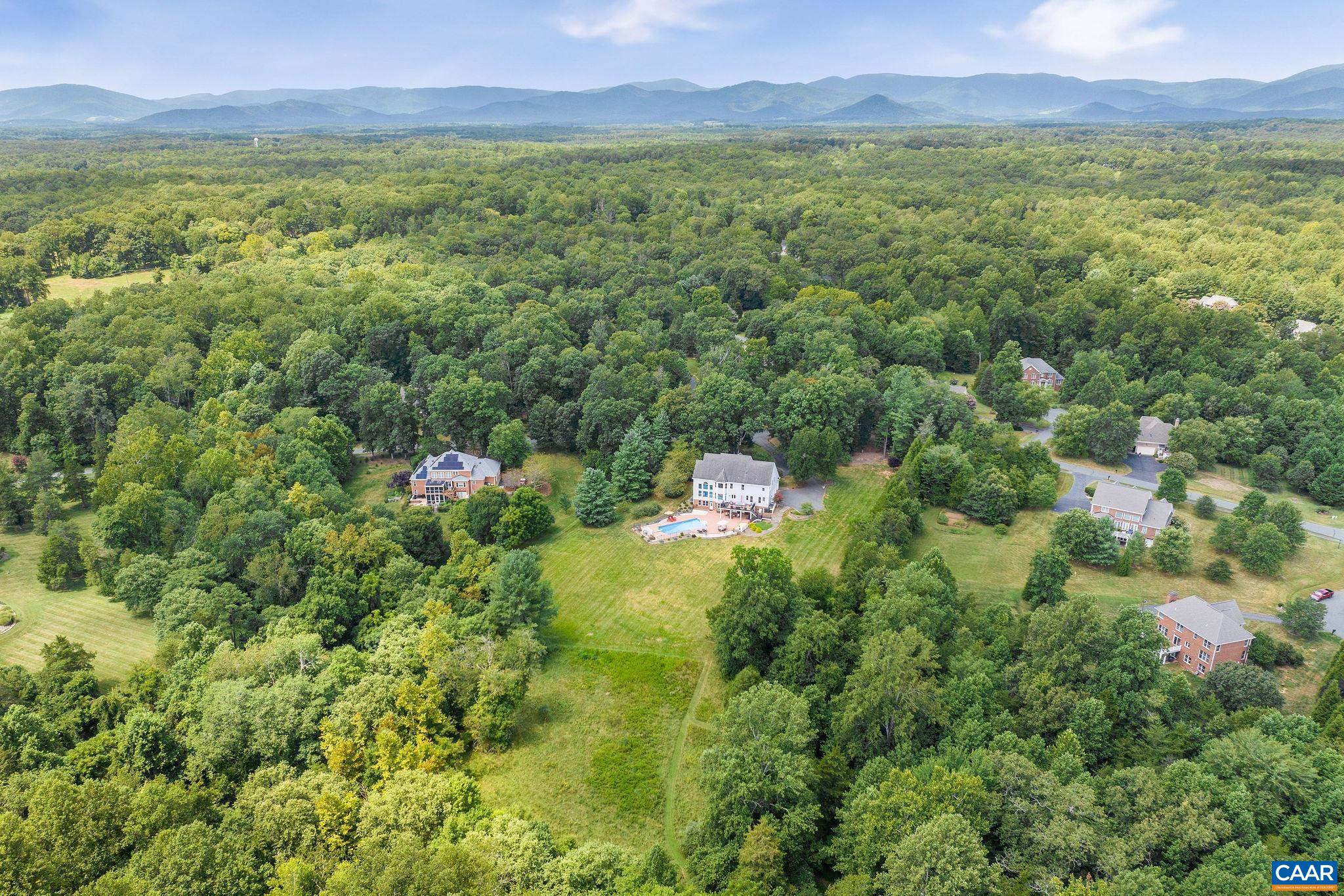 4110 REDWOOD LN