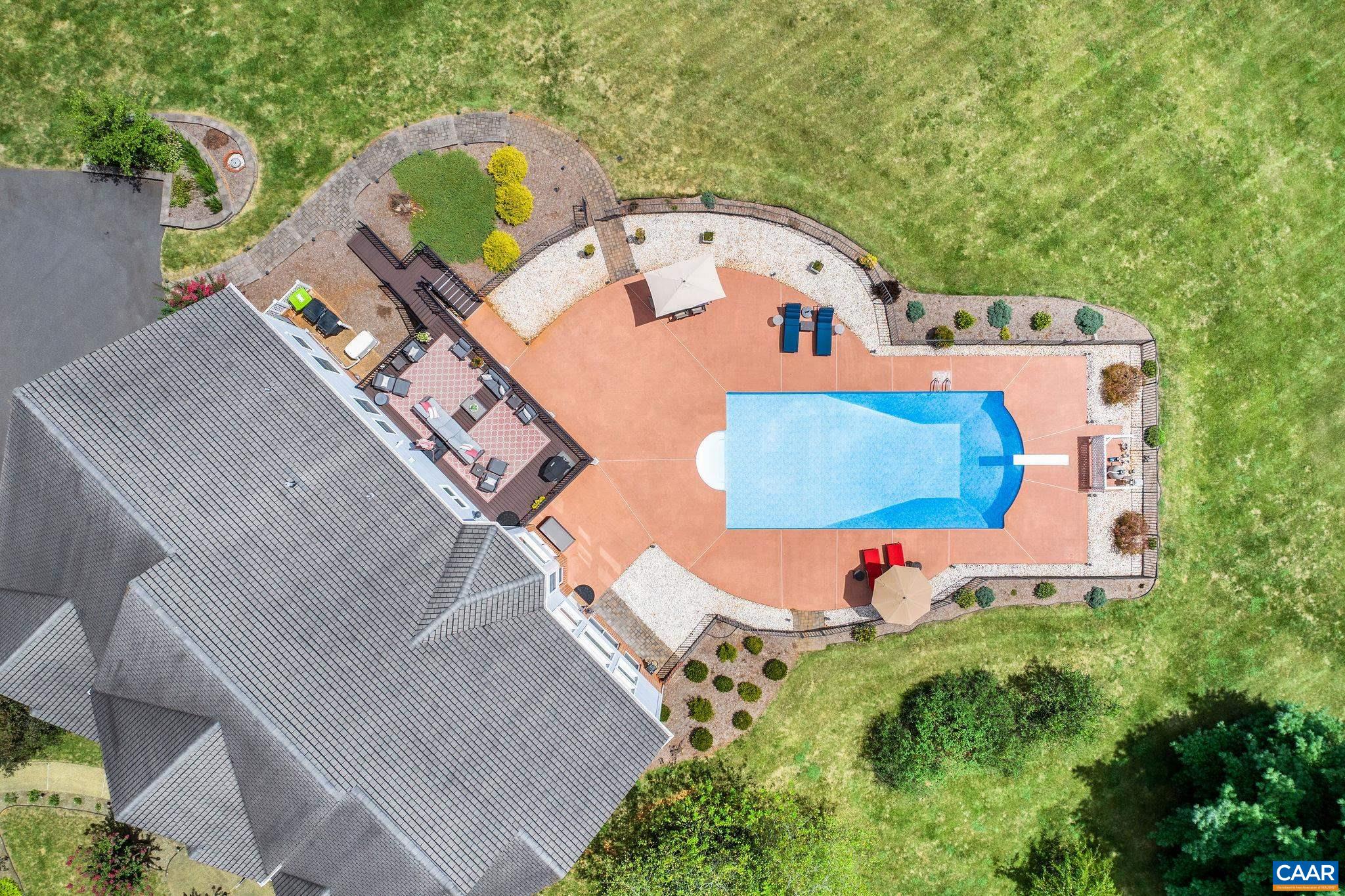 4110 REDWOOD LN