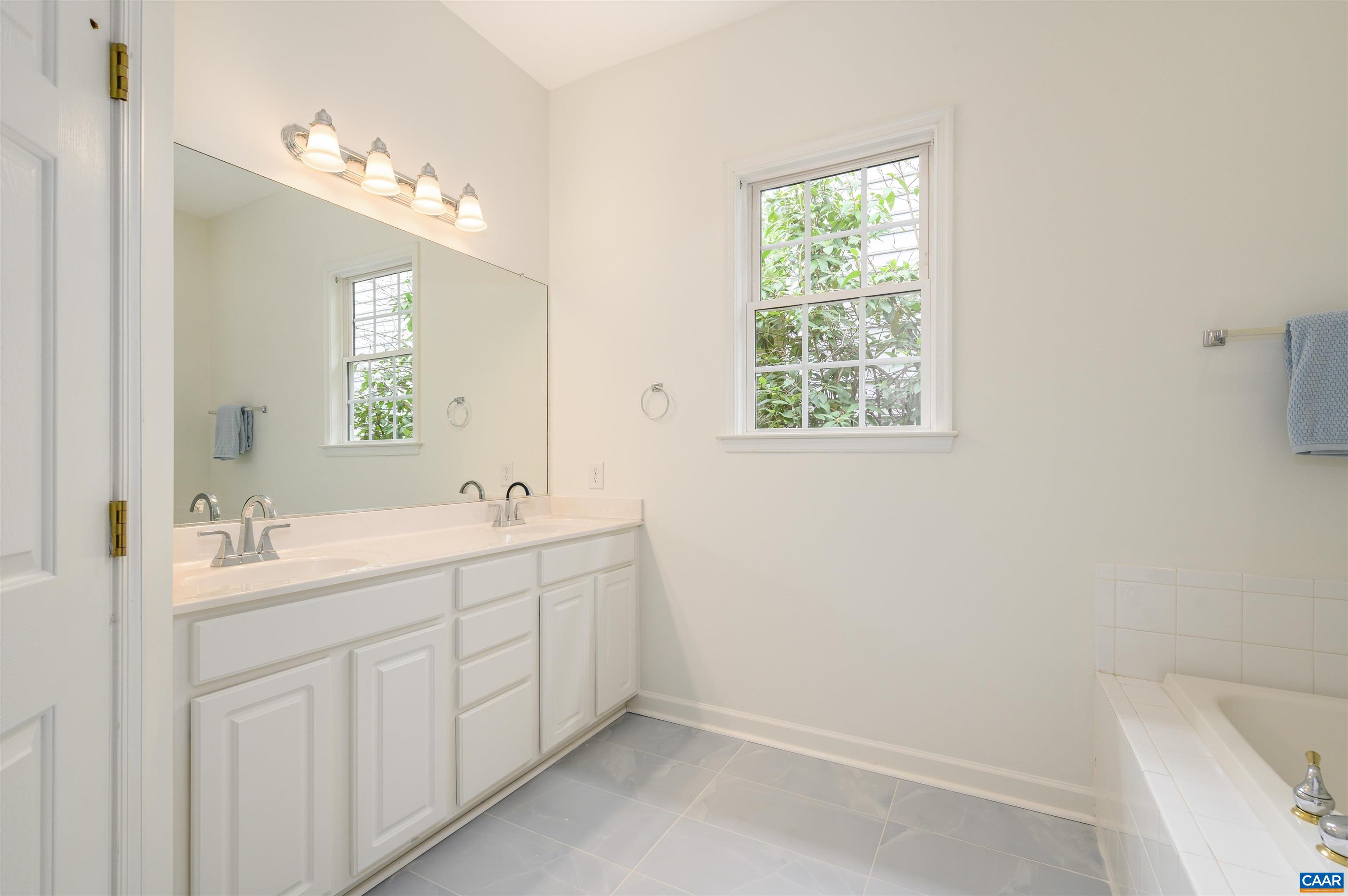 3365 TURNBERRY CIR