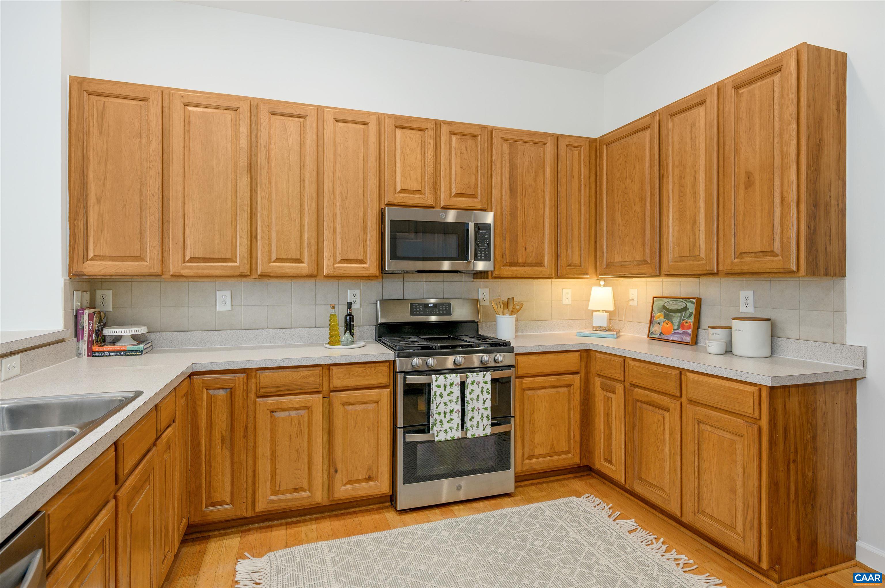 3365 TURNBERRY CIR