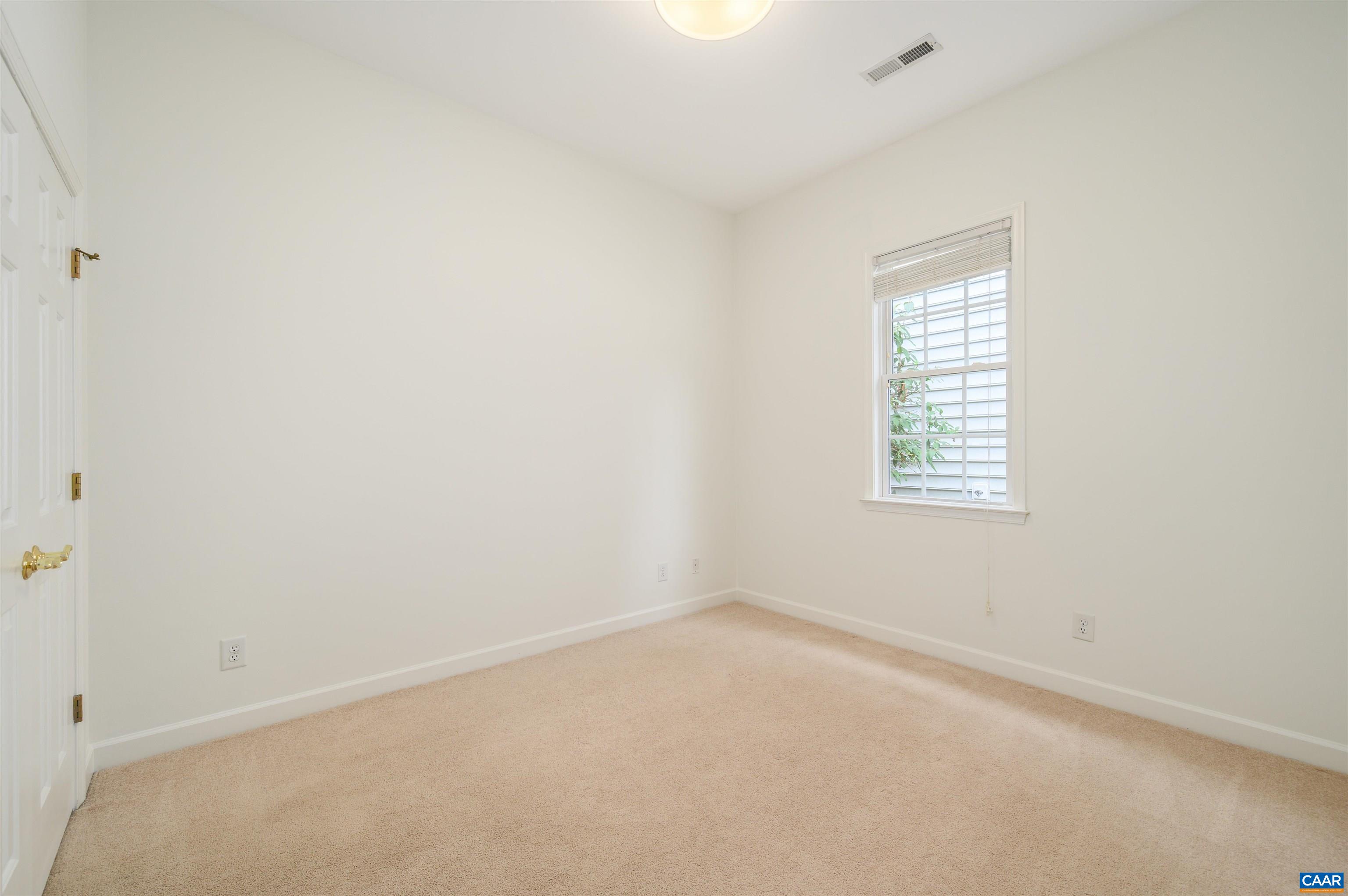 3365 TURNBERRY CIR
