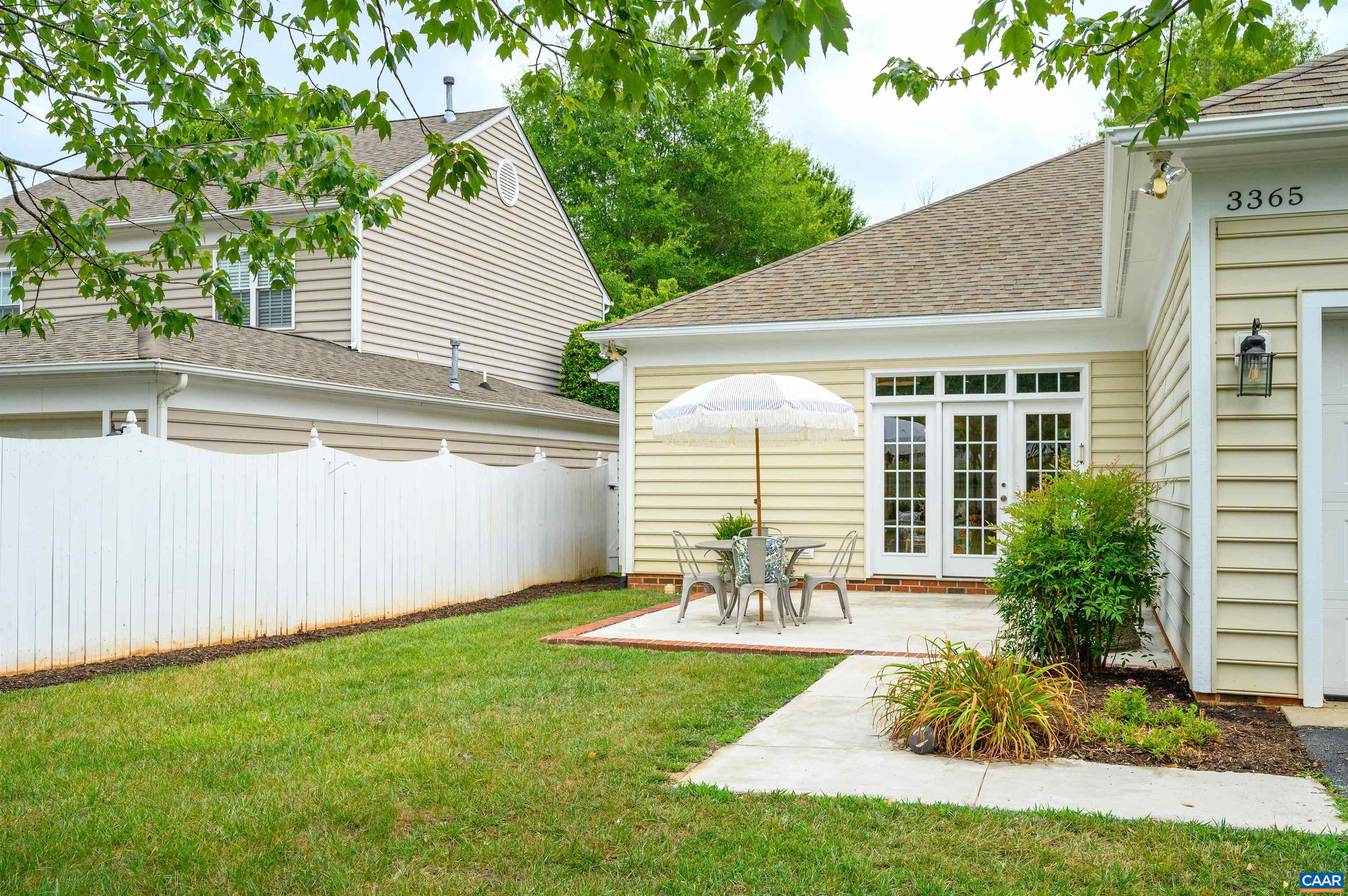 3365 TURNBERRY CIR