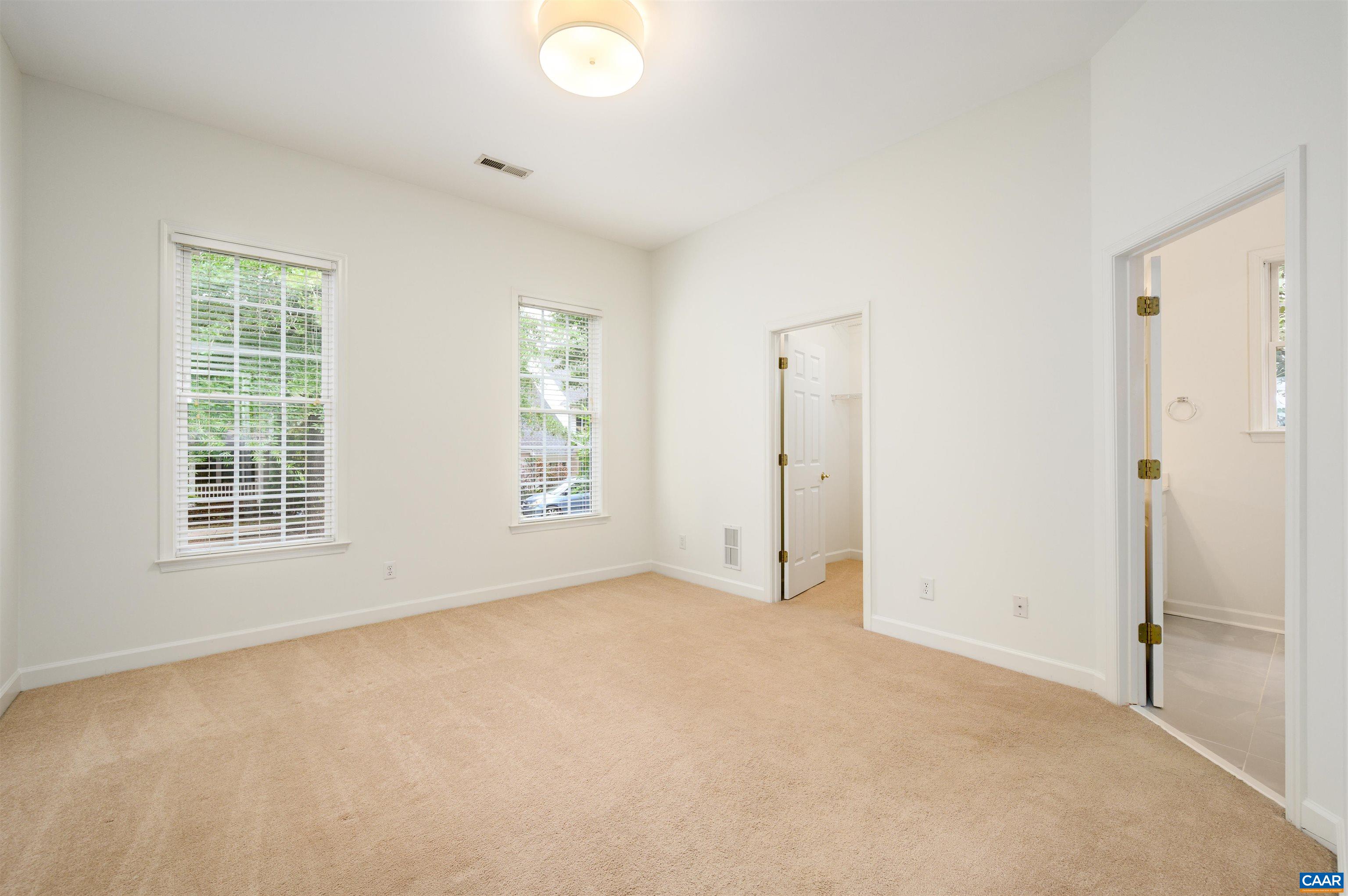 3365 TURNBERRY CIR