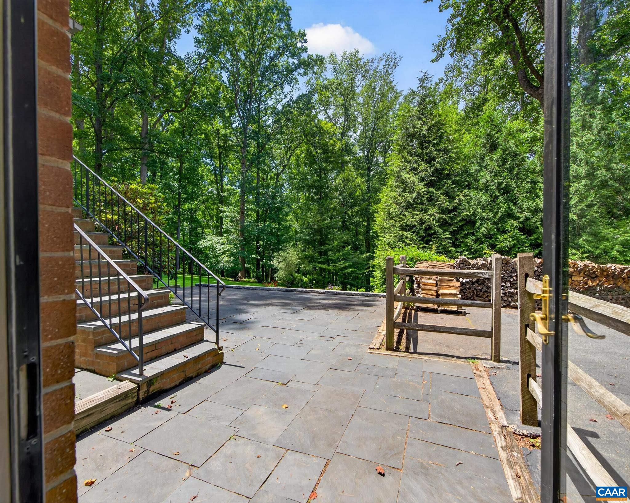 860 FLORDON DR