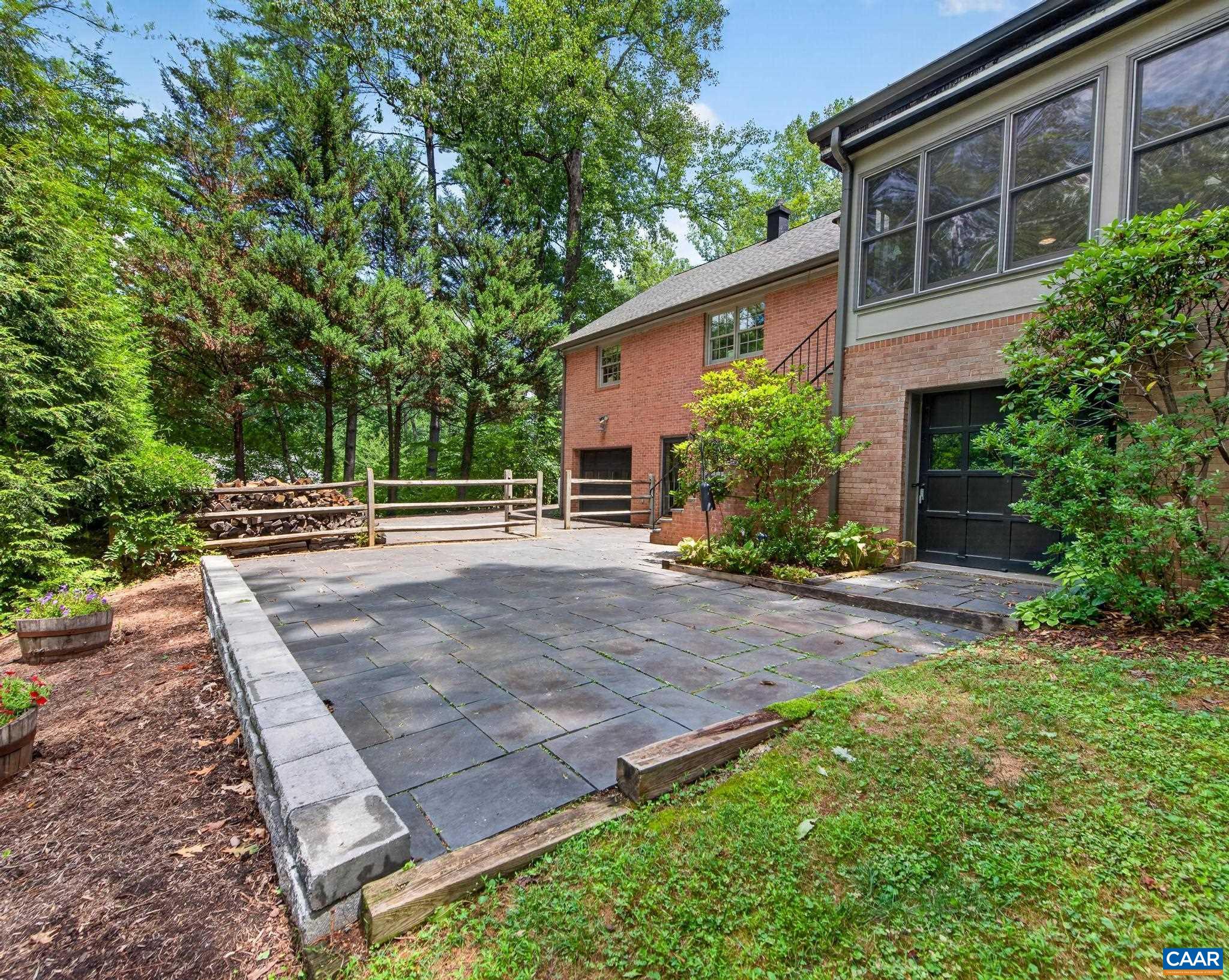 860 FLORDON DR