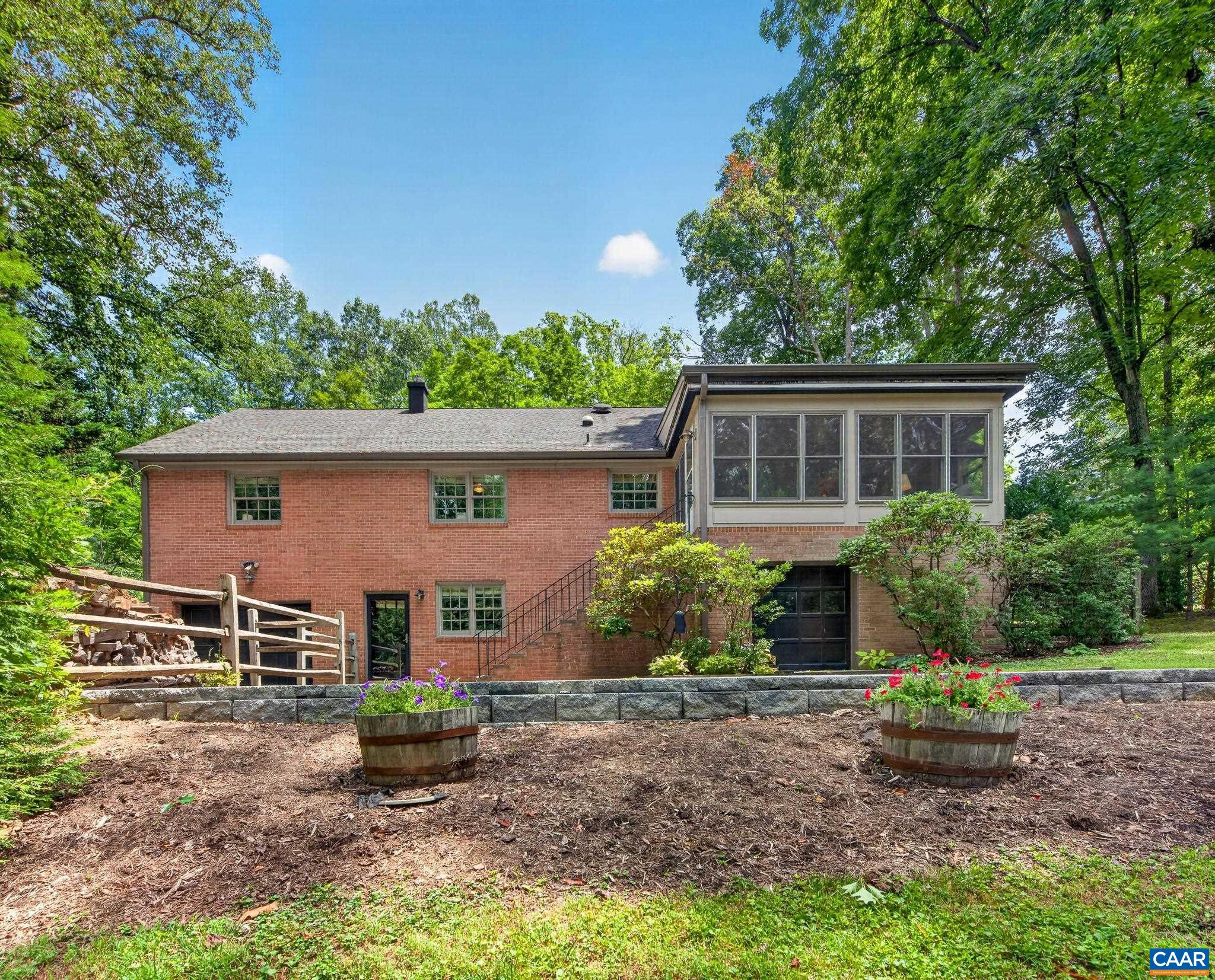 860 FLORDON DR