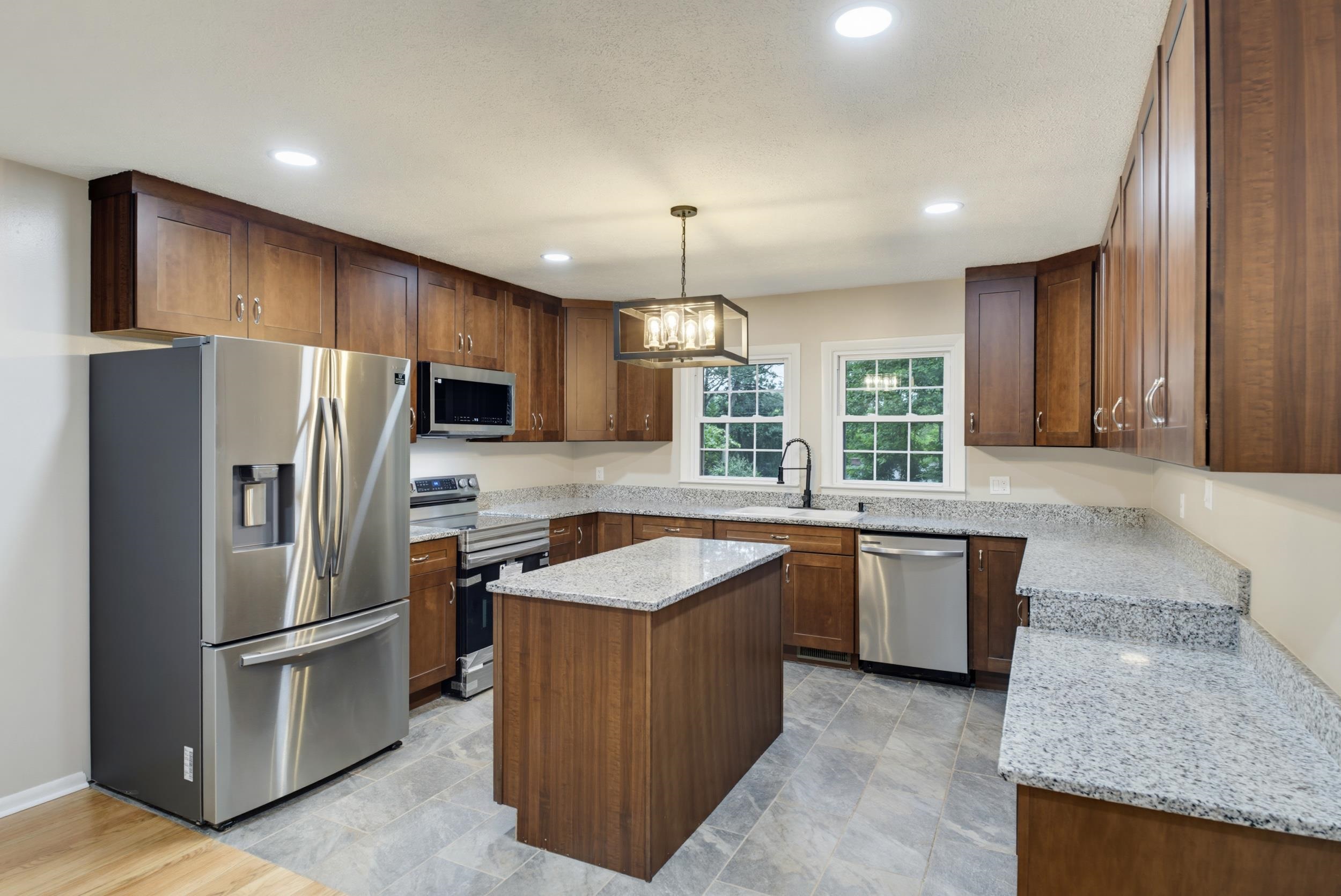 58 SUNSET CIR