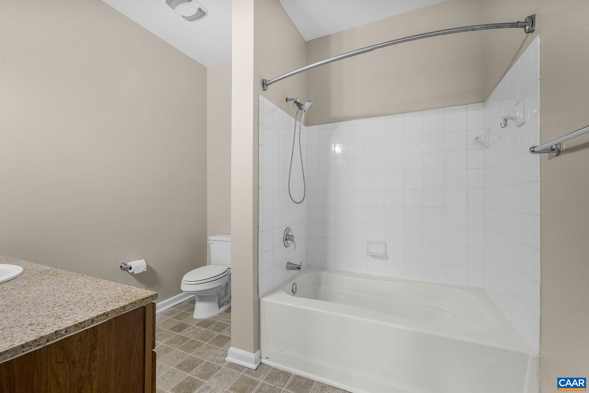 775 WALKER SQ Unit: 2D