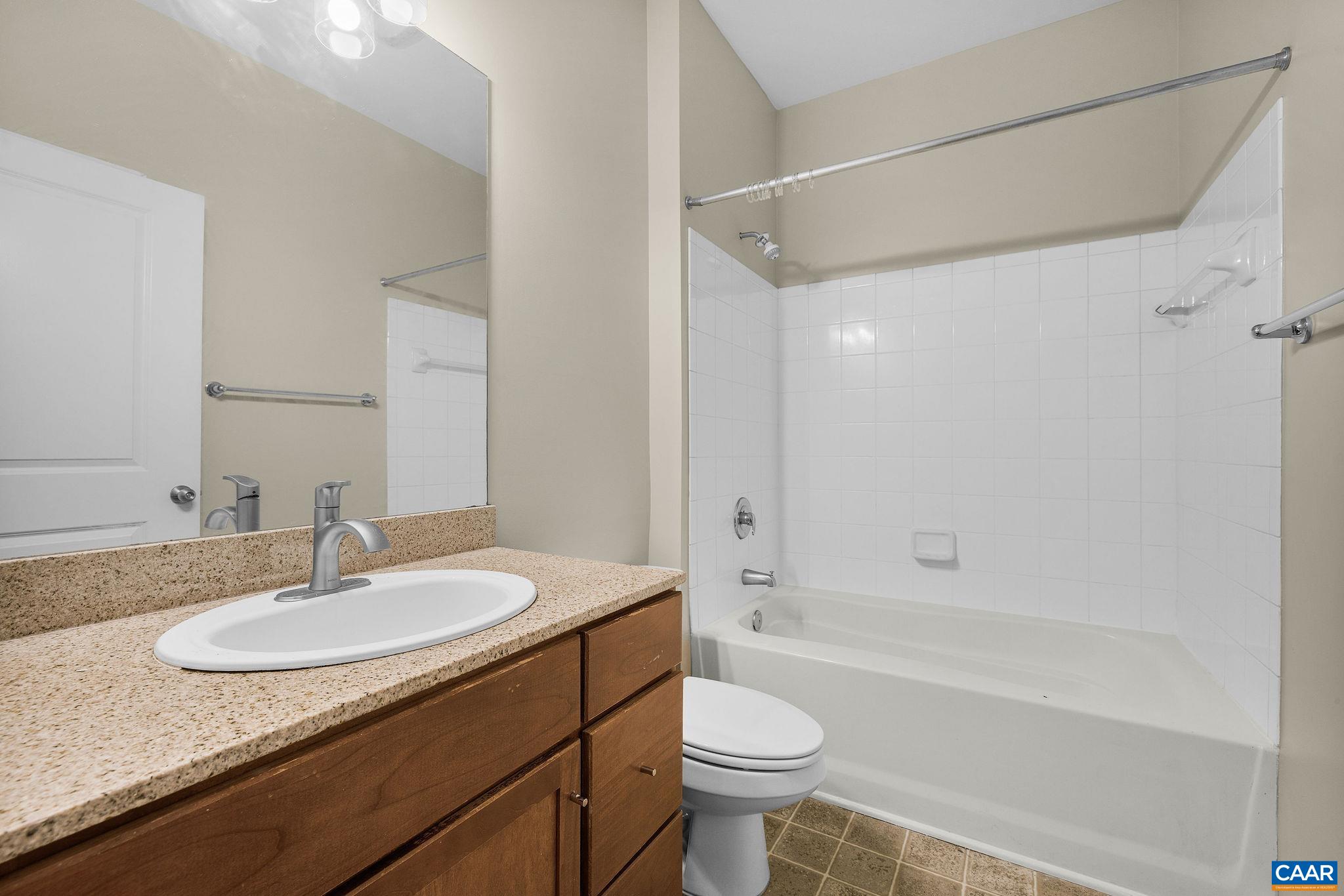 775 WALKER SQ Unit: 2D