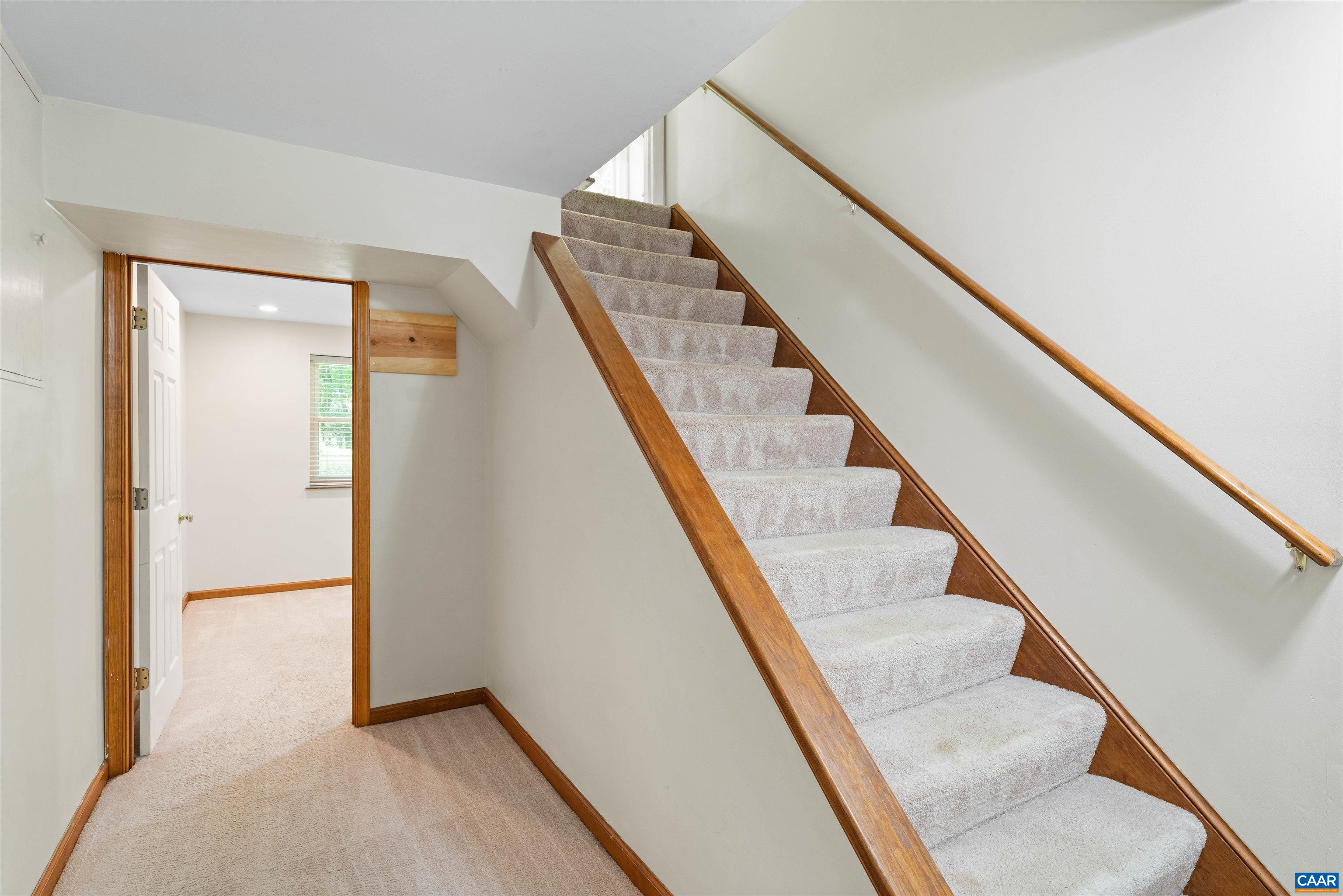 1916 BECKER LN