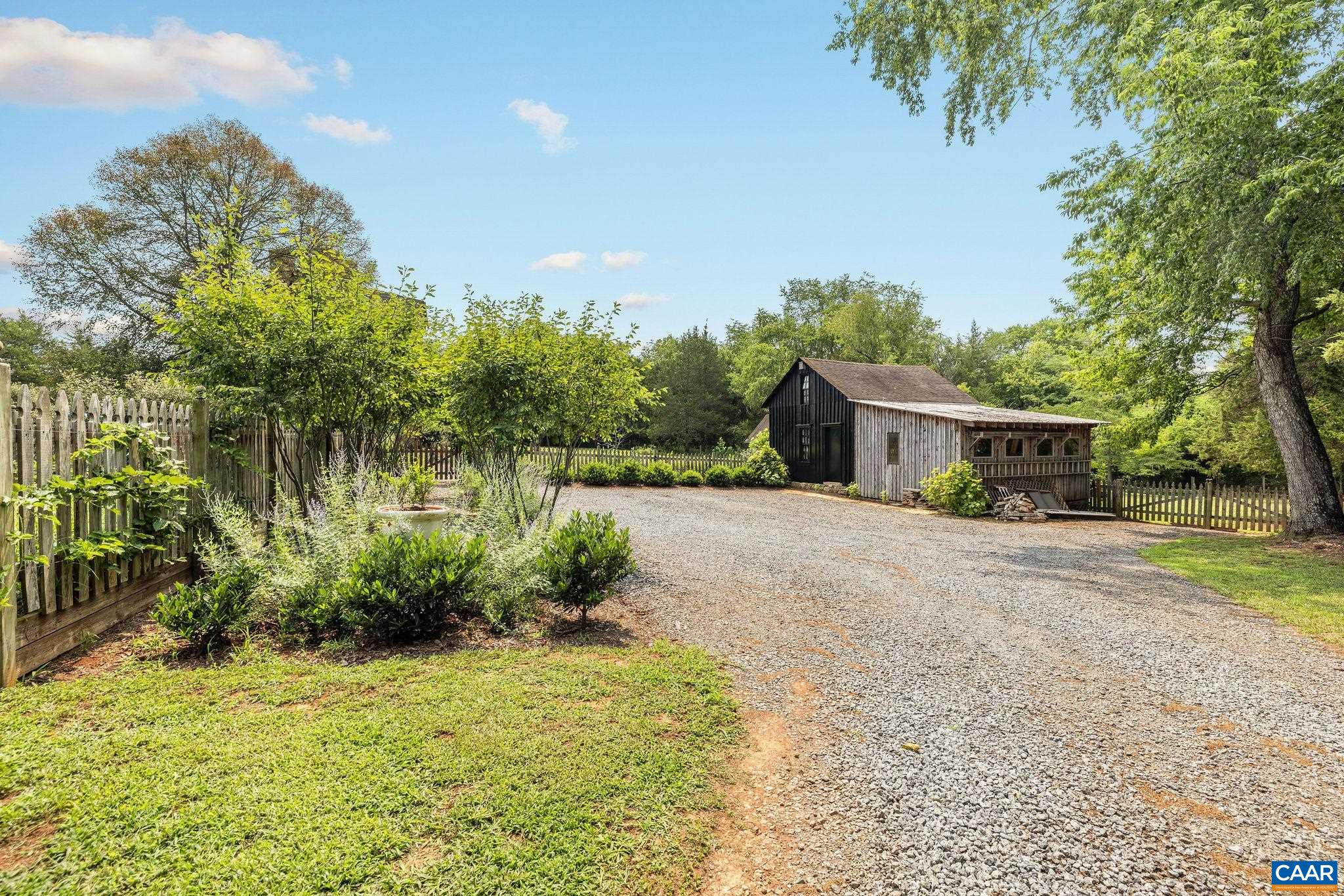 7732 SCOTTSVILLE RD