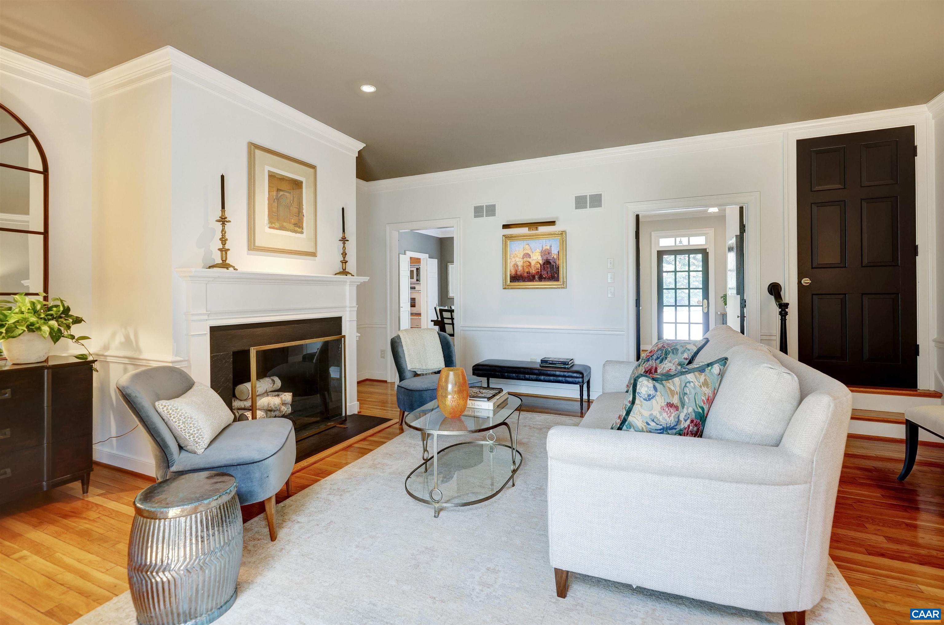 512 WILEY DR