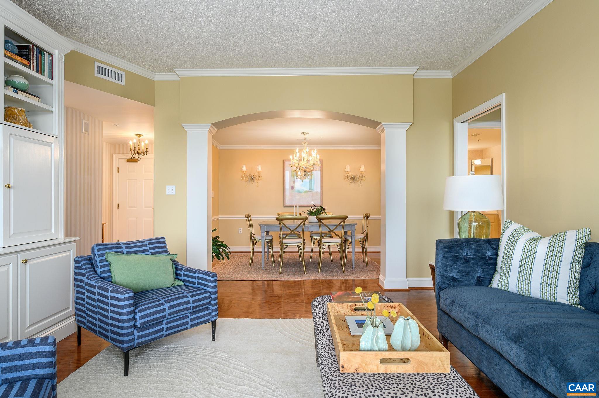 500 CRESTWOOD DR Unit: 2503