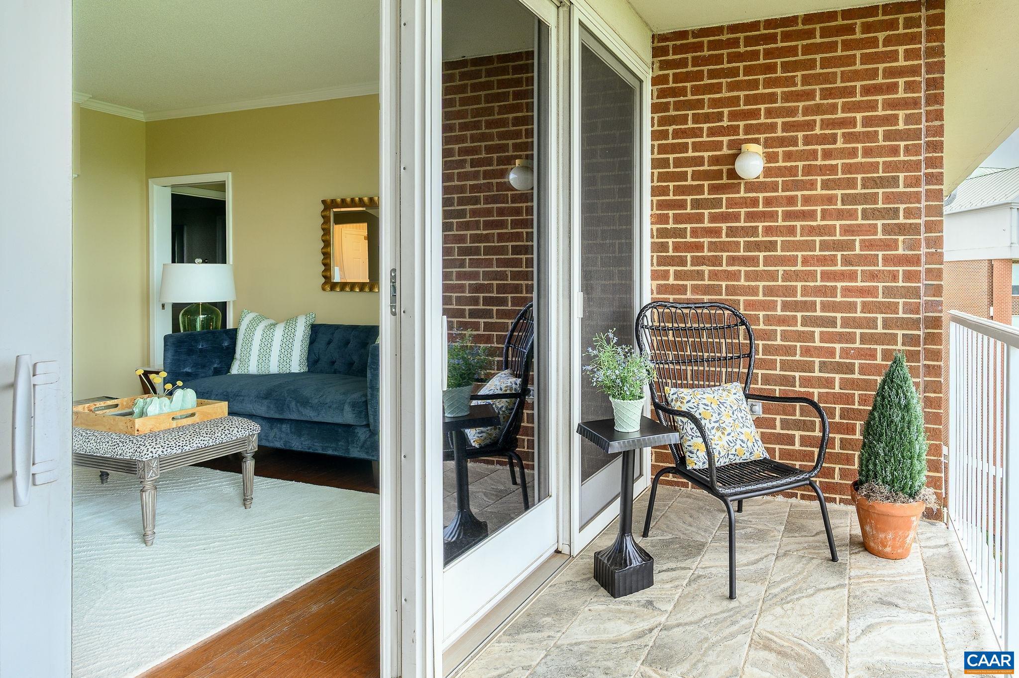 500 CRESTWOOD DR Unit: 2503