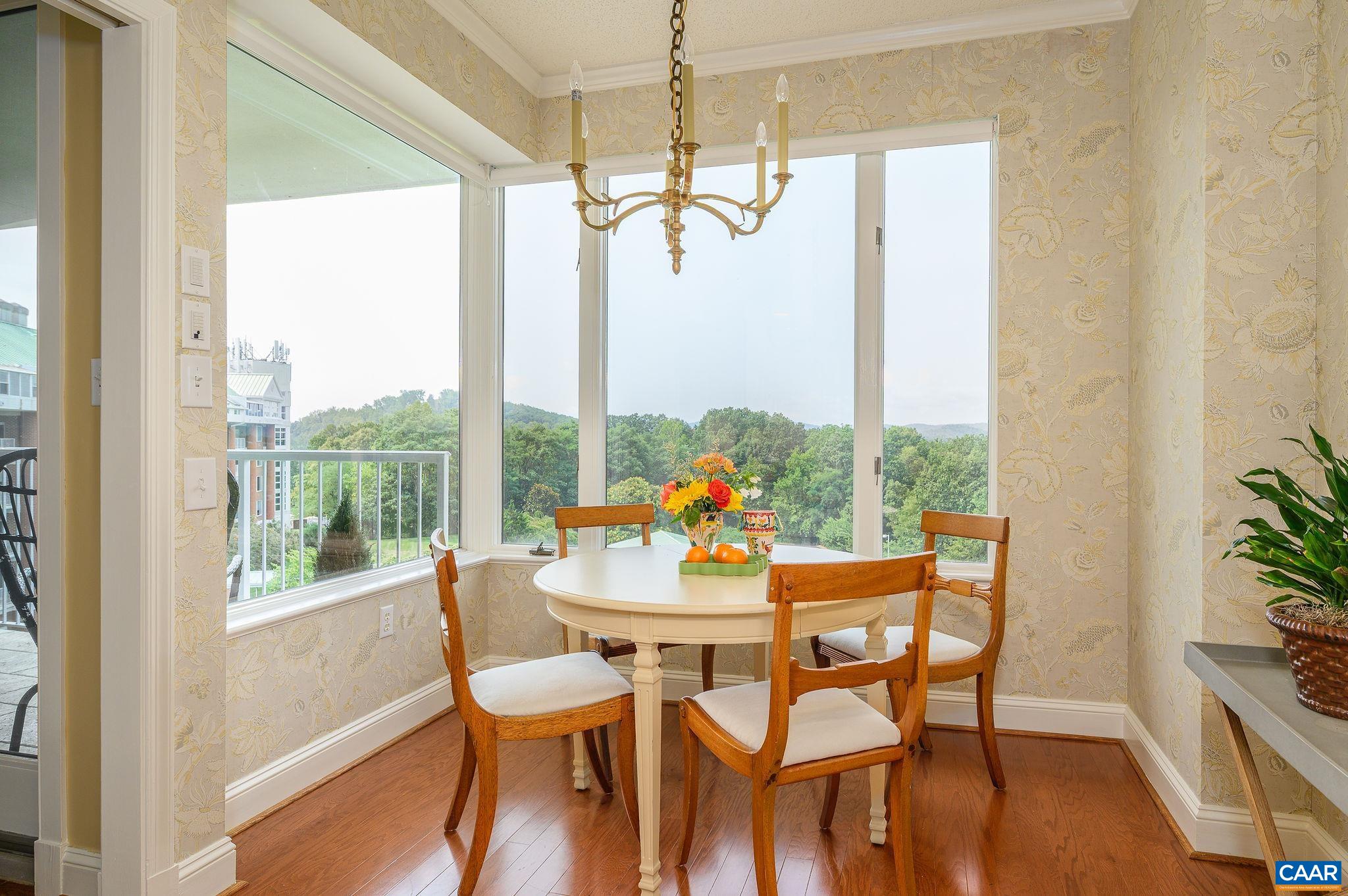 500 CRESTWOOD DR Unit: 2503