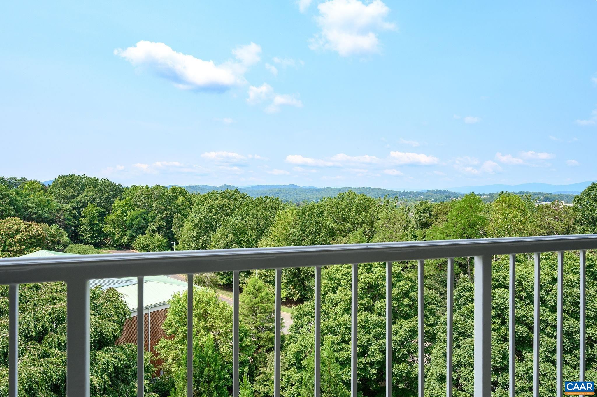 500 CRESTWOOD DR Unit: 2503