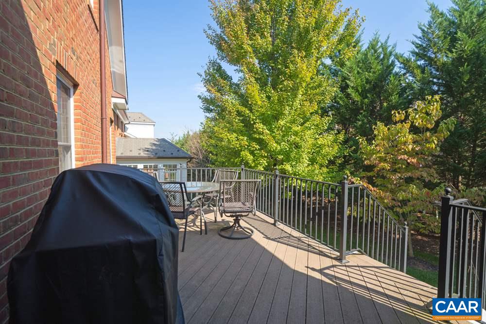836 COLRIDGE DR