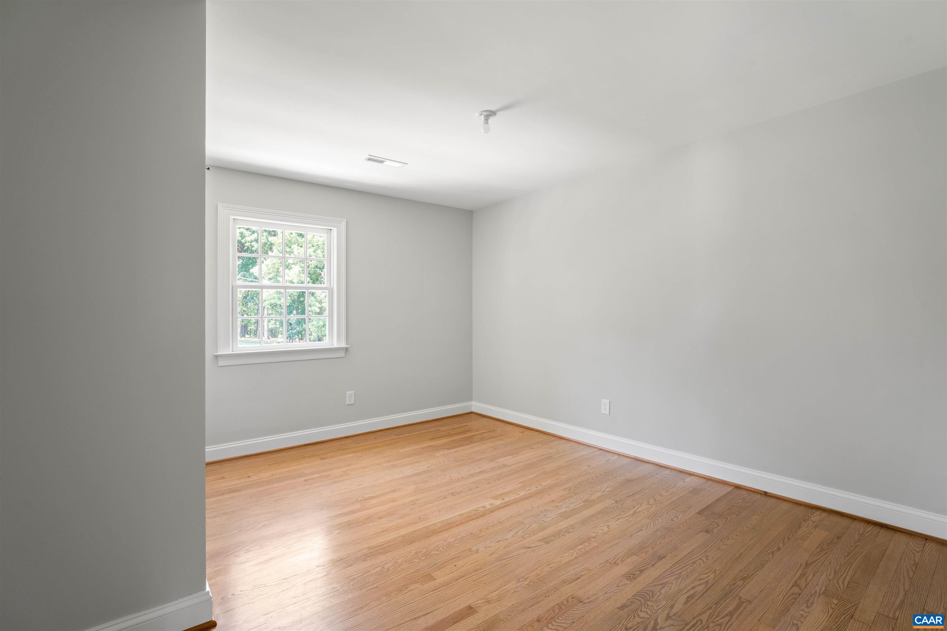 104 BEDFORD PL