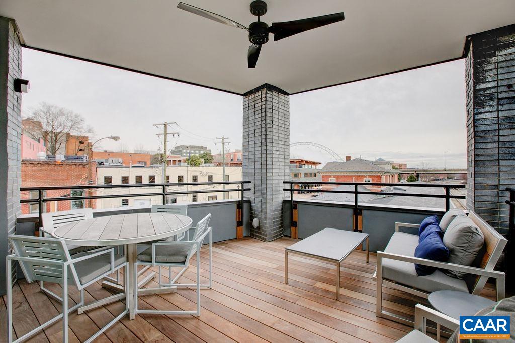 550 WATER ST Unit: 201