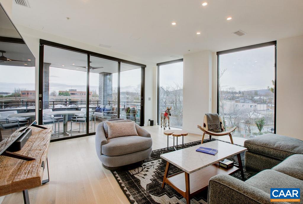 550 WATER ST Unit: 201