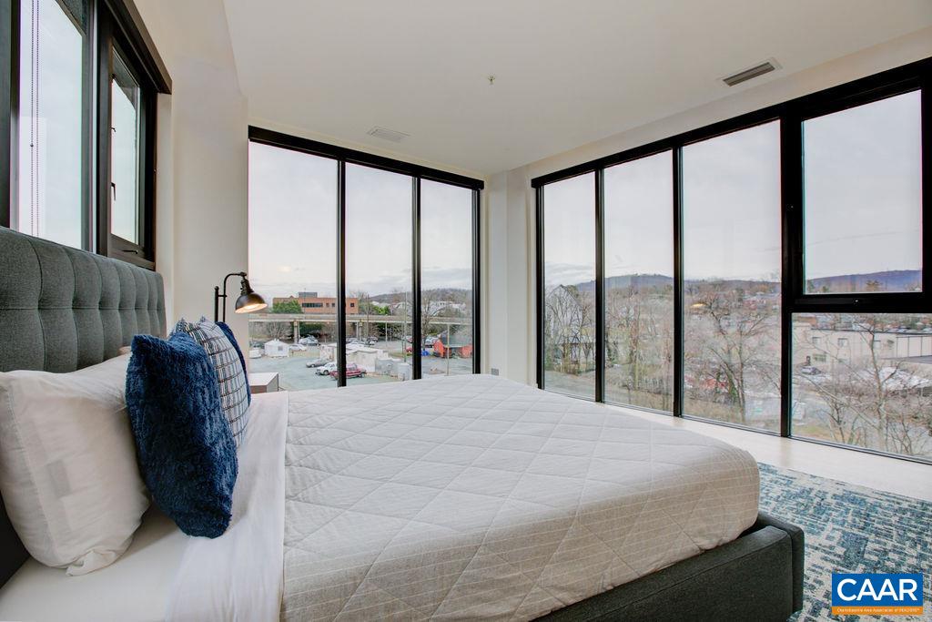 550 WATER ST Unit: 201