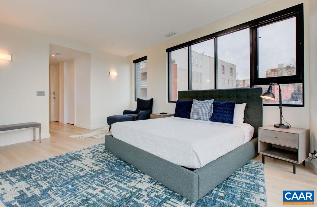 550 WATER ST Unit: 201